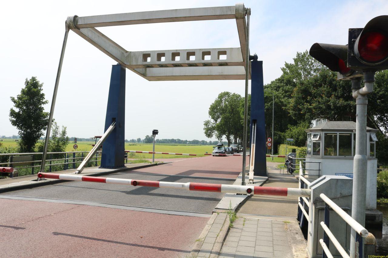 Slagbomen Fanerbrug bij Briltil willen niet meer omhoog, verkeer moet omrijden (update) - 112 Gronin