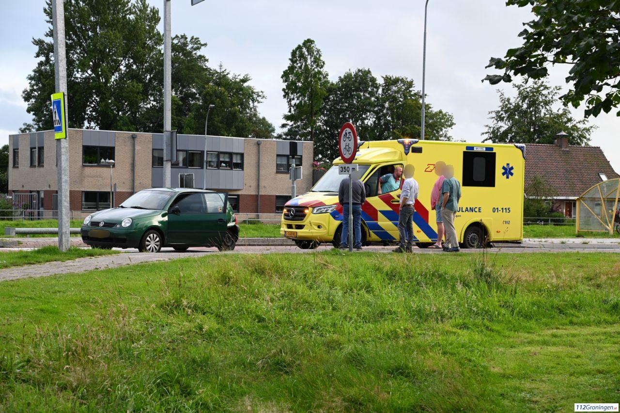 Twee personenautos in botsing na voorrangsfout in Scheemda. Twee personenautos in botsing na voorrangsfout in Scheemda.