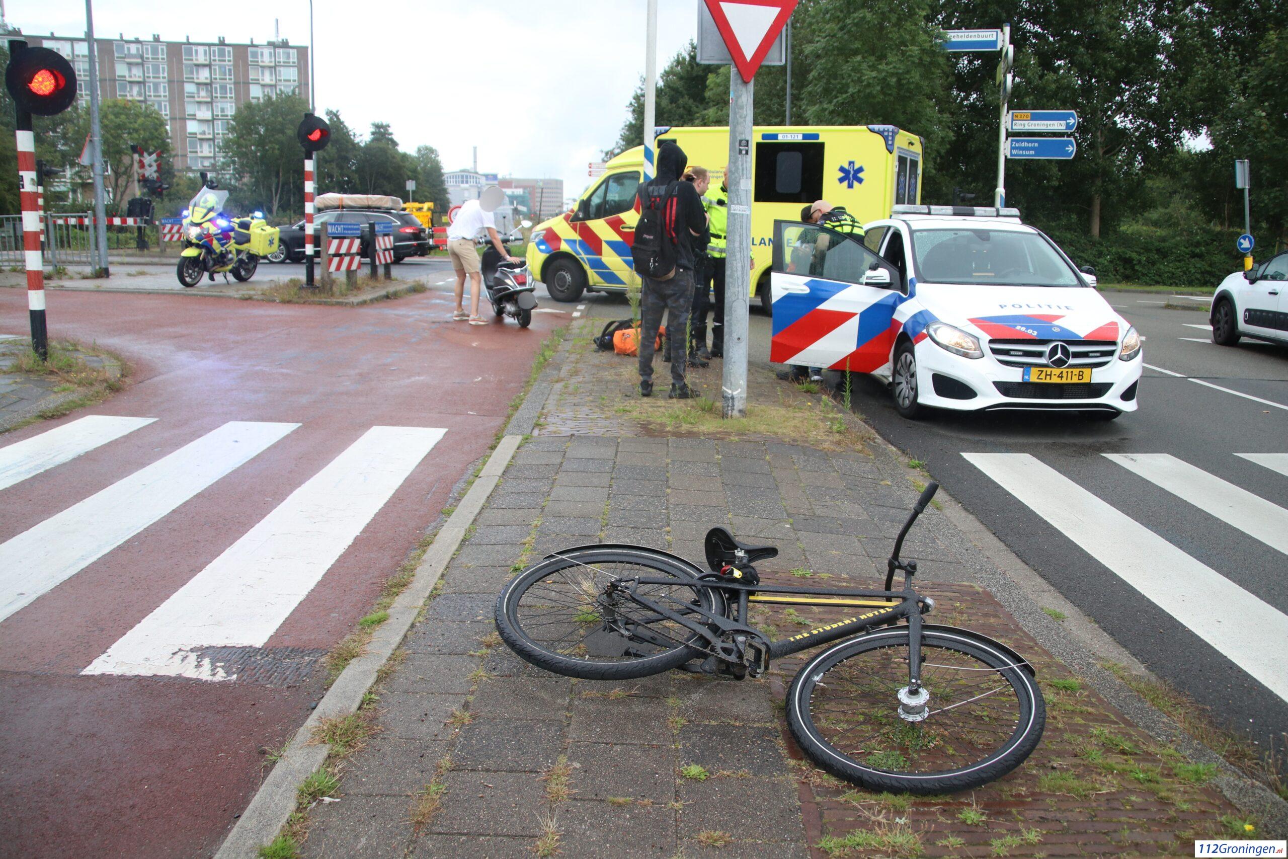 Persoon raakt gewond bij botsing op Peizerweg. Persoon raakt gewond bij botsing op Peizerweg.