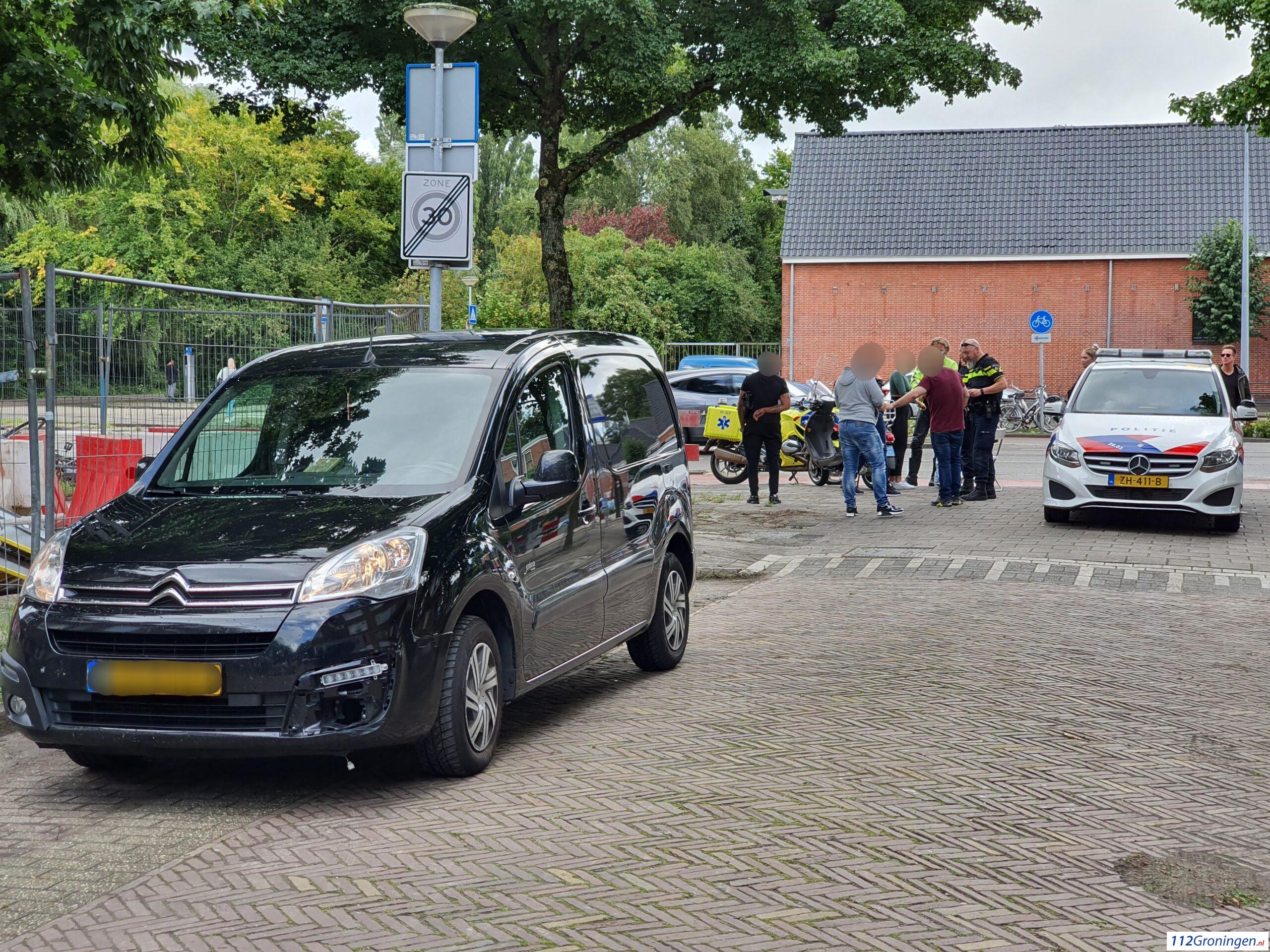 Twee lichtgewonden bij aanrijding op Damsterdiep. Twee lichtgewonden bij aanrijding op Damsterdiep.