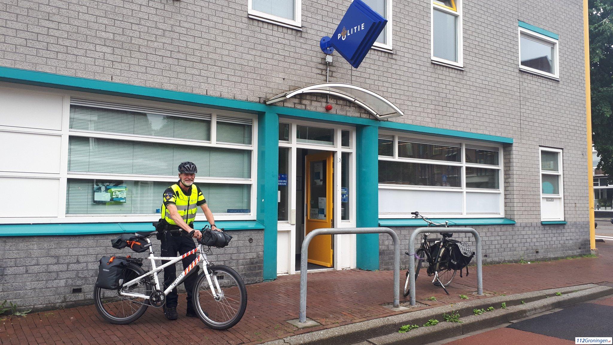 Groningse wijkagent op de fiets vertrokken richting Terschelling - 112 Groningen