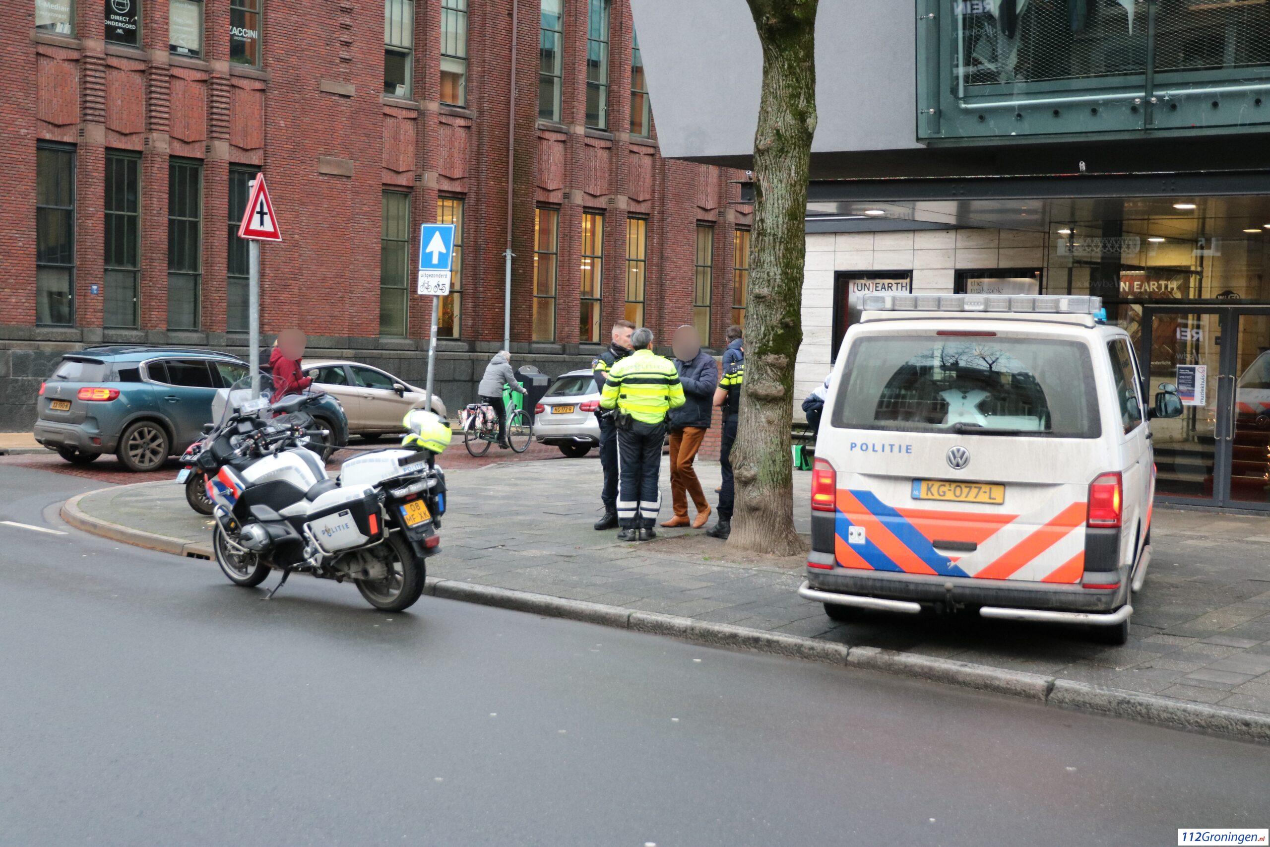 Scooterrijder raakt licht gewond bij botsing in Herestraat.