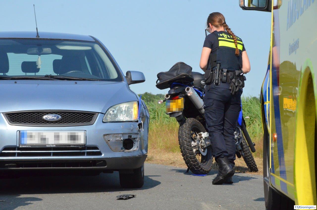 Motorrijder gewond bij aanrijding in Ommelanderwijk.