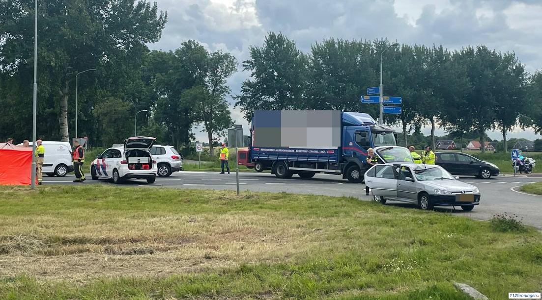 Vrouw overleden na aanrijding met auto op de N363 bij Usquert.