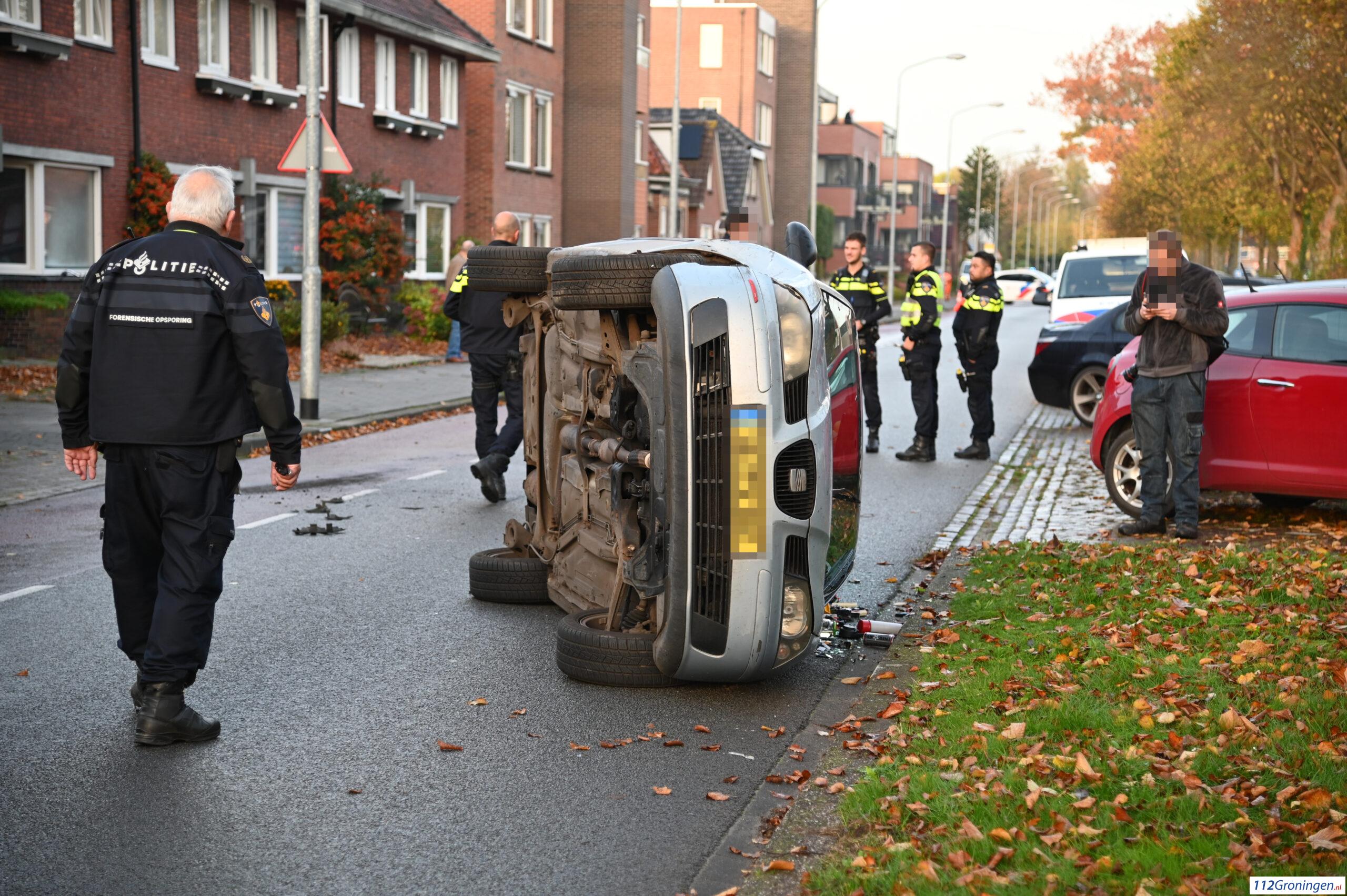 Auto raakt op de zijkant na botsing in Winschoten.