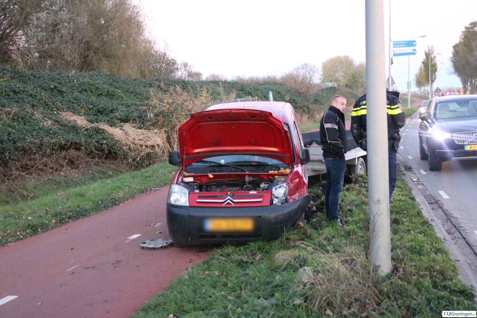 Ossenaar bekneld na botsing tussen twee auto’s bij Veenendaal.