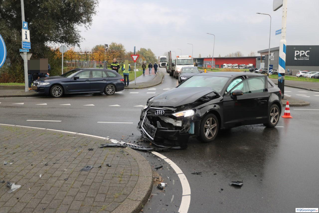 Forse aanrijding op de Winschoterweg, 1 lichtgewonde. Forse aanrijding op de Winschoterweg, 1 lichtgewonde.