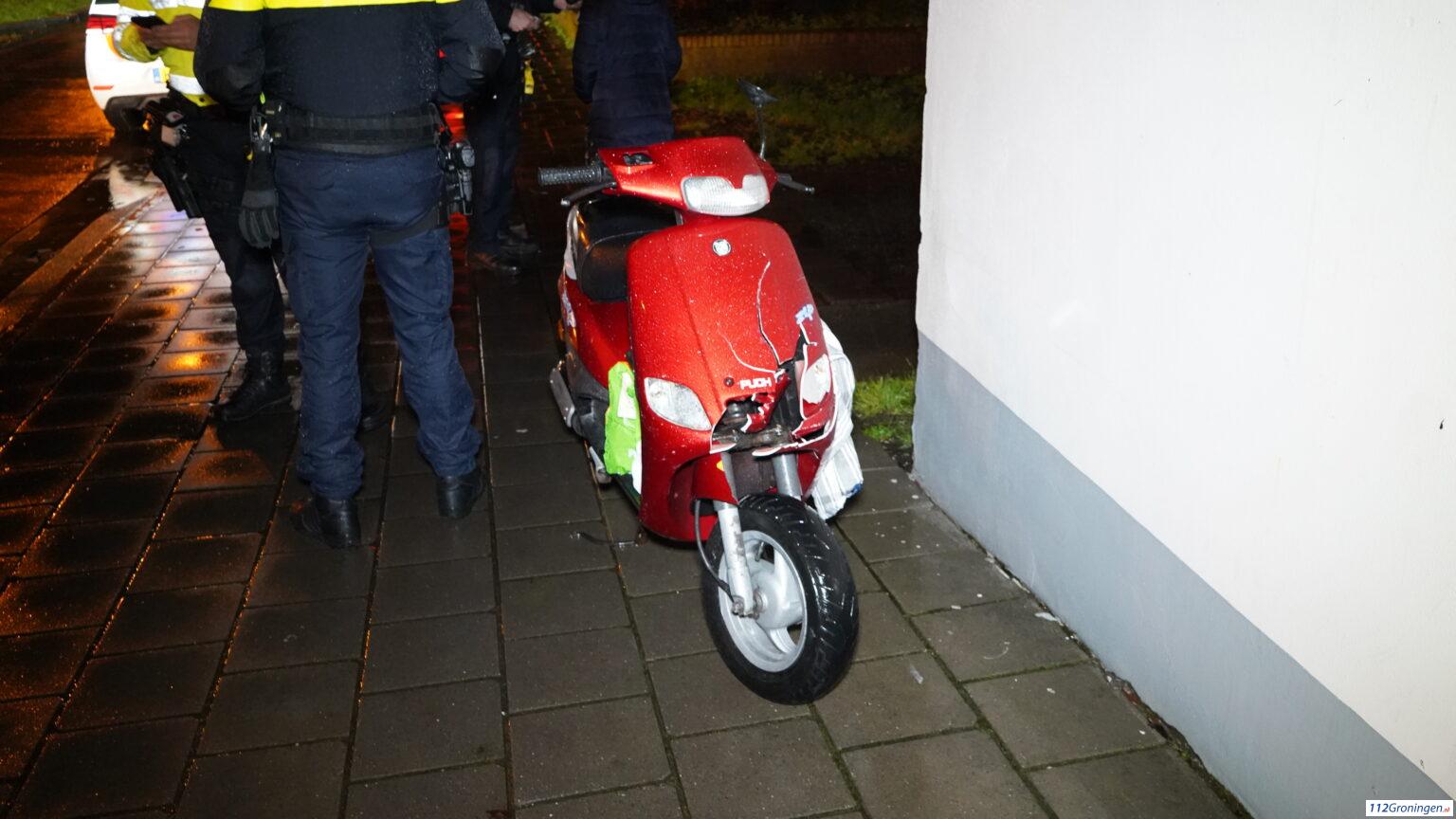 Scooterrijder gewond na botsing met auto in Stad.