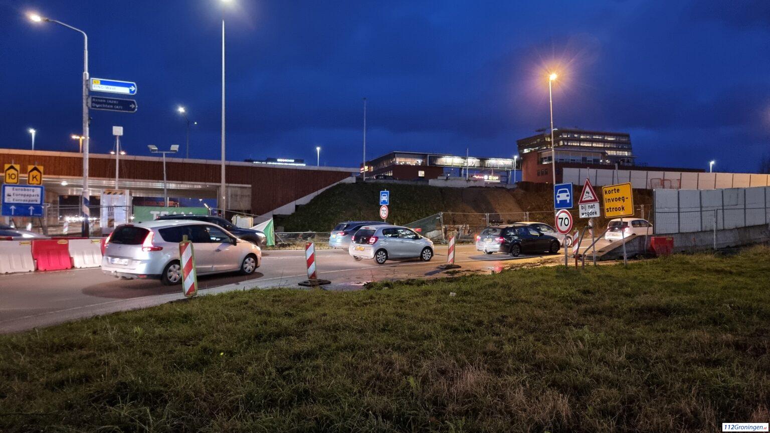 Ongeval op de N7 in Groningen, file tot gevolg.