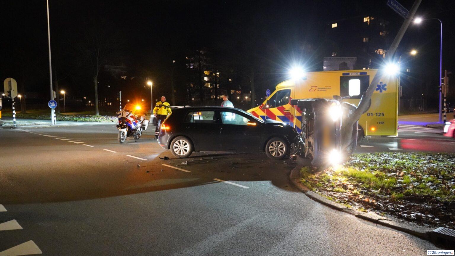 Fors ongeluk op de Vondellaan in Groningen. Fors ongeluk op de Vondellaan in Groningen.