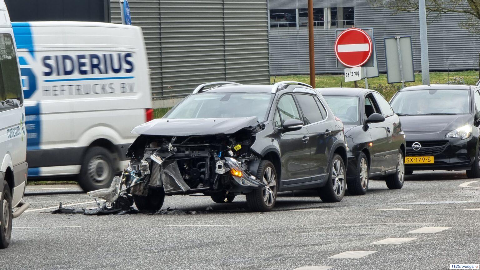 Forse aanrijding op de Winschoterweg, het gaat er vaak mis !. Forse aanrijding op de Winschoterweg, het gaat er vaak mis !.