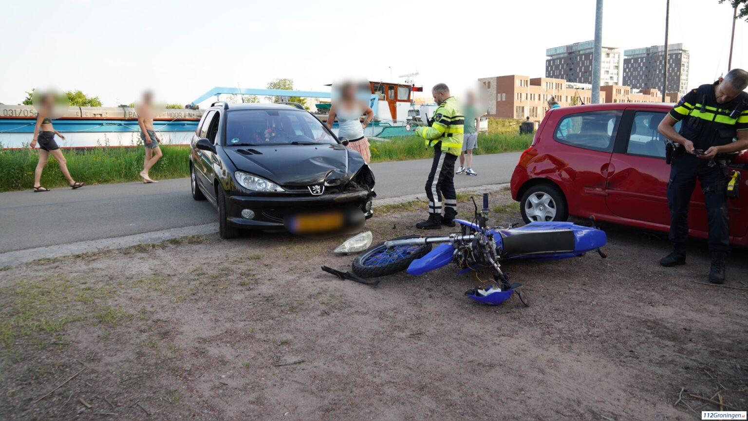 Motorrijder raakt gewond bij ongeval in Groningen.