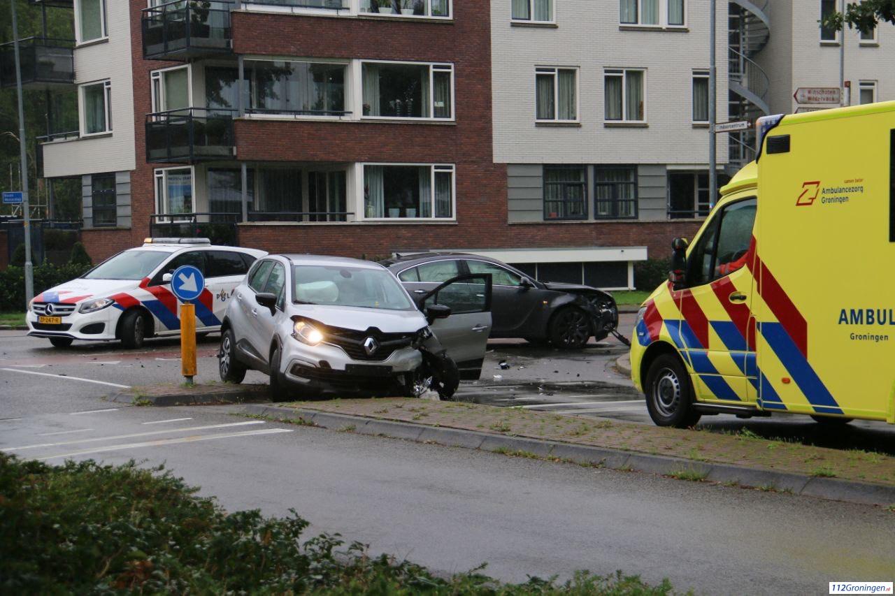 Fors ongeval op de Julianalaan in Veendam.