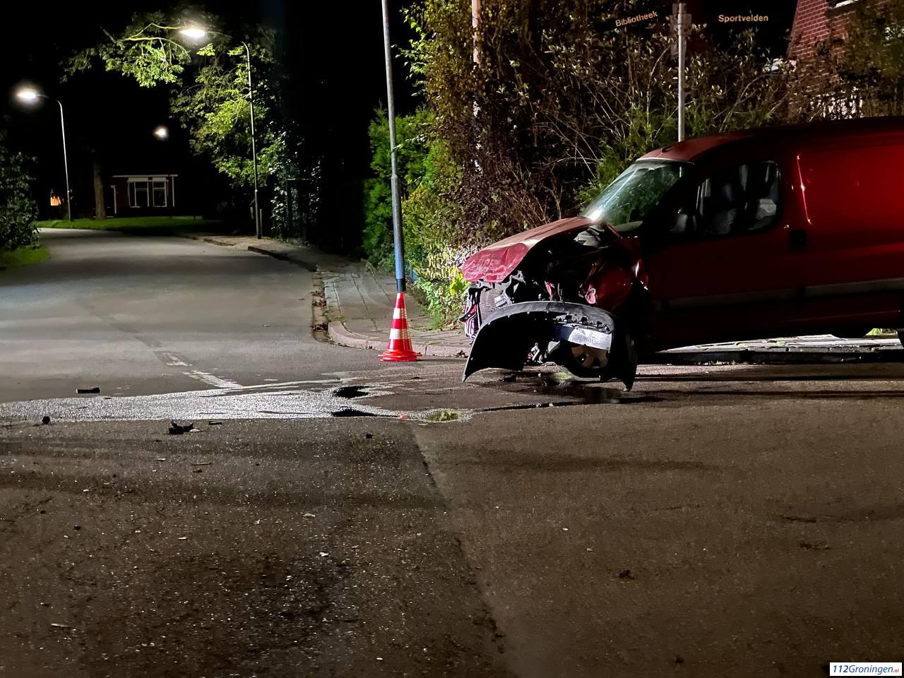 Fors ongeval tussen twee voertuigen in Spijk. Fors ongeval tussen twee voertuigen in Spijk.
