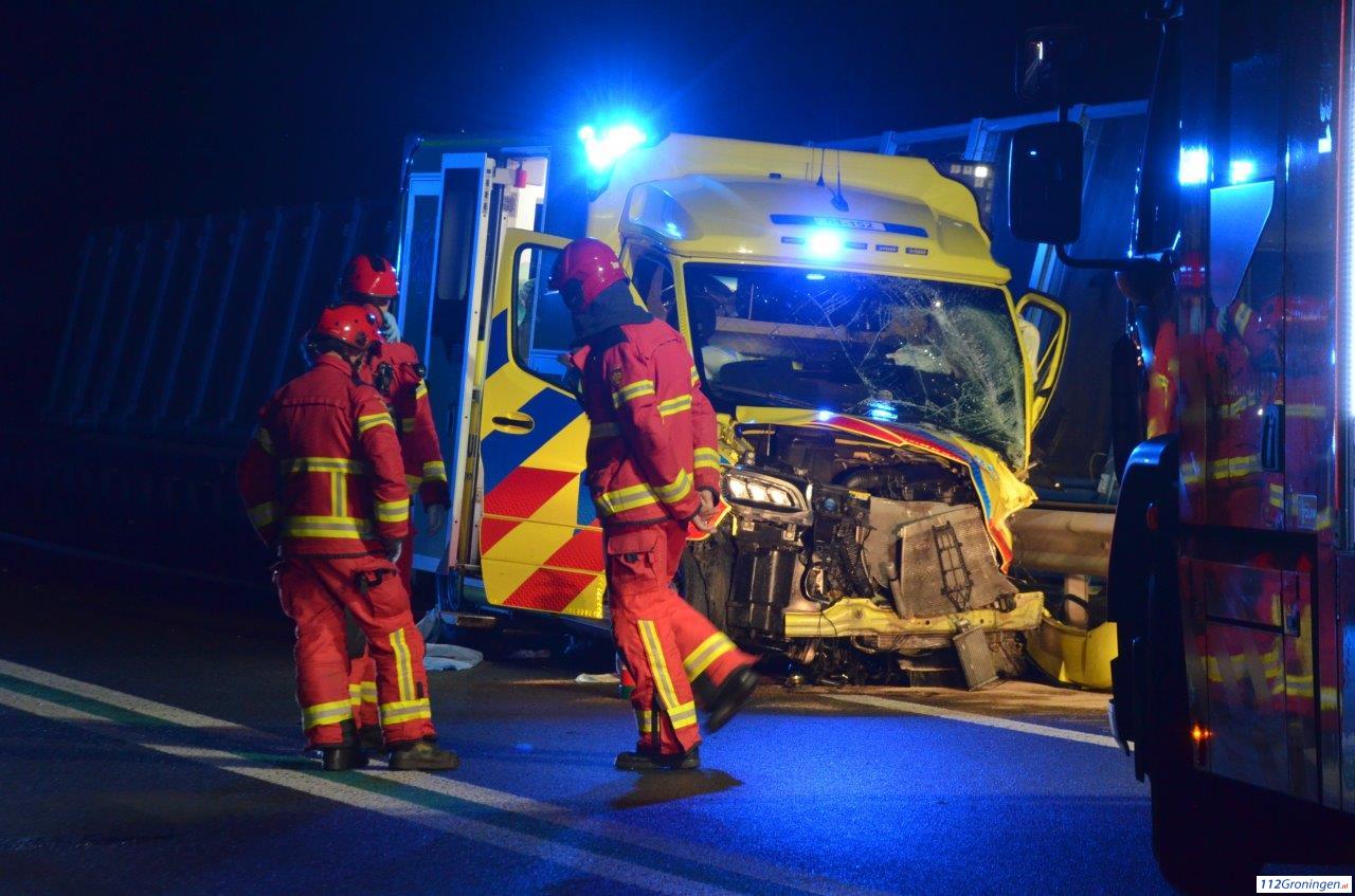 Drie Groningers raakten en 1 drent gewond bij aanrijding met ambulance op de N366. Drie Groningers raakten en 1 drent gewond bij aanrijding met ambulance op de N366.