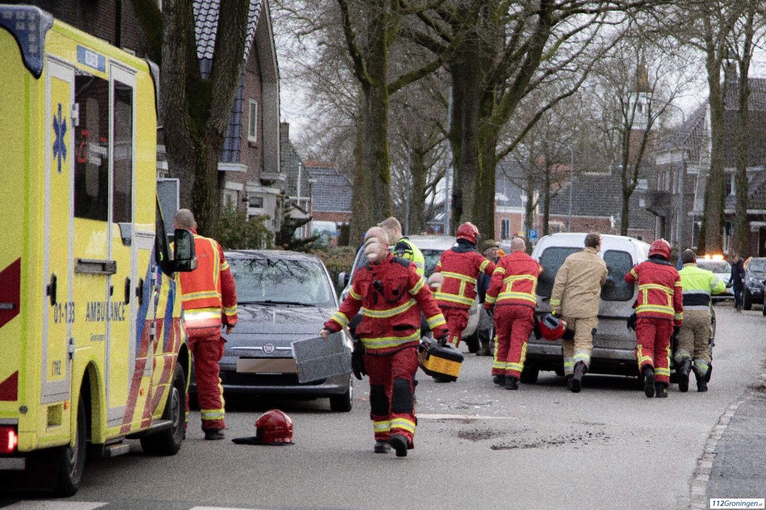 Ongeval Op de kruising van de Dorpsstraat en de Karskenslaan in Onstwedde.