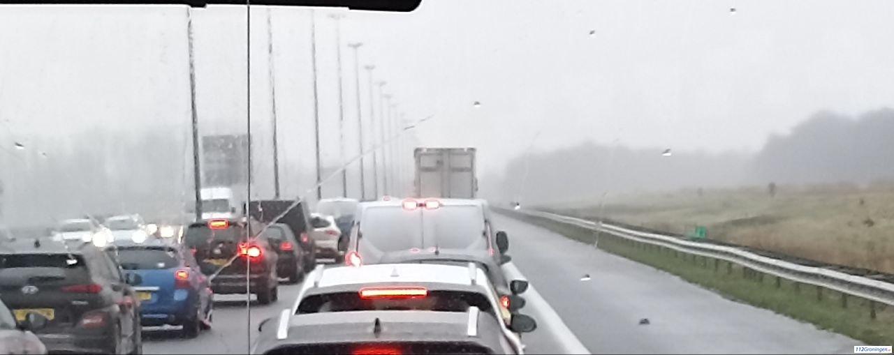 Ongeval met meerdere voertuigen op de A28 nabij Eelde, file tot 17:30. Ongeval met meerdere voertuigen op de A28 nabij Eelde, file tot 17:30.