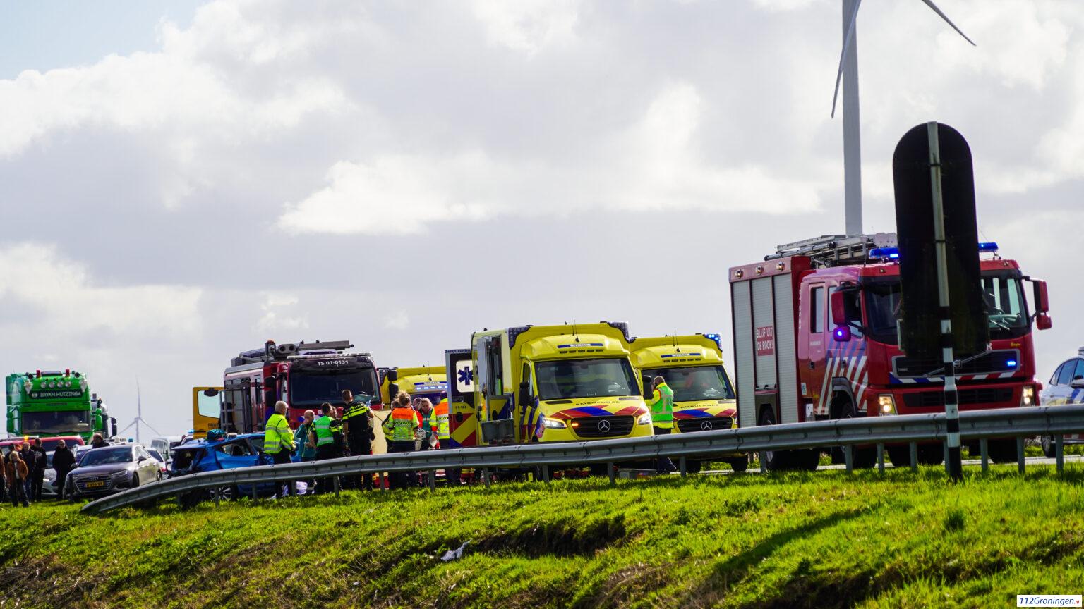 Ernstig ongeluk op de N33 nabij Meeden. Ernstig ongeluk op de N33 nabij Meeden.