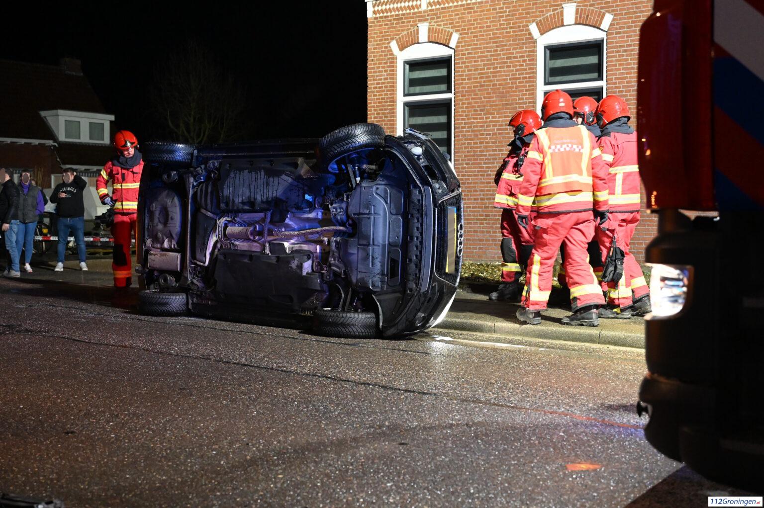 Beerta: Auto belandt op kant bij eenzijdig ongeval. Beerta: Auto belandt op kant bij eenzijdig ongeval.