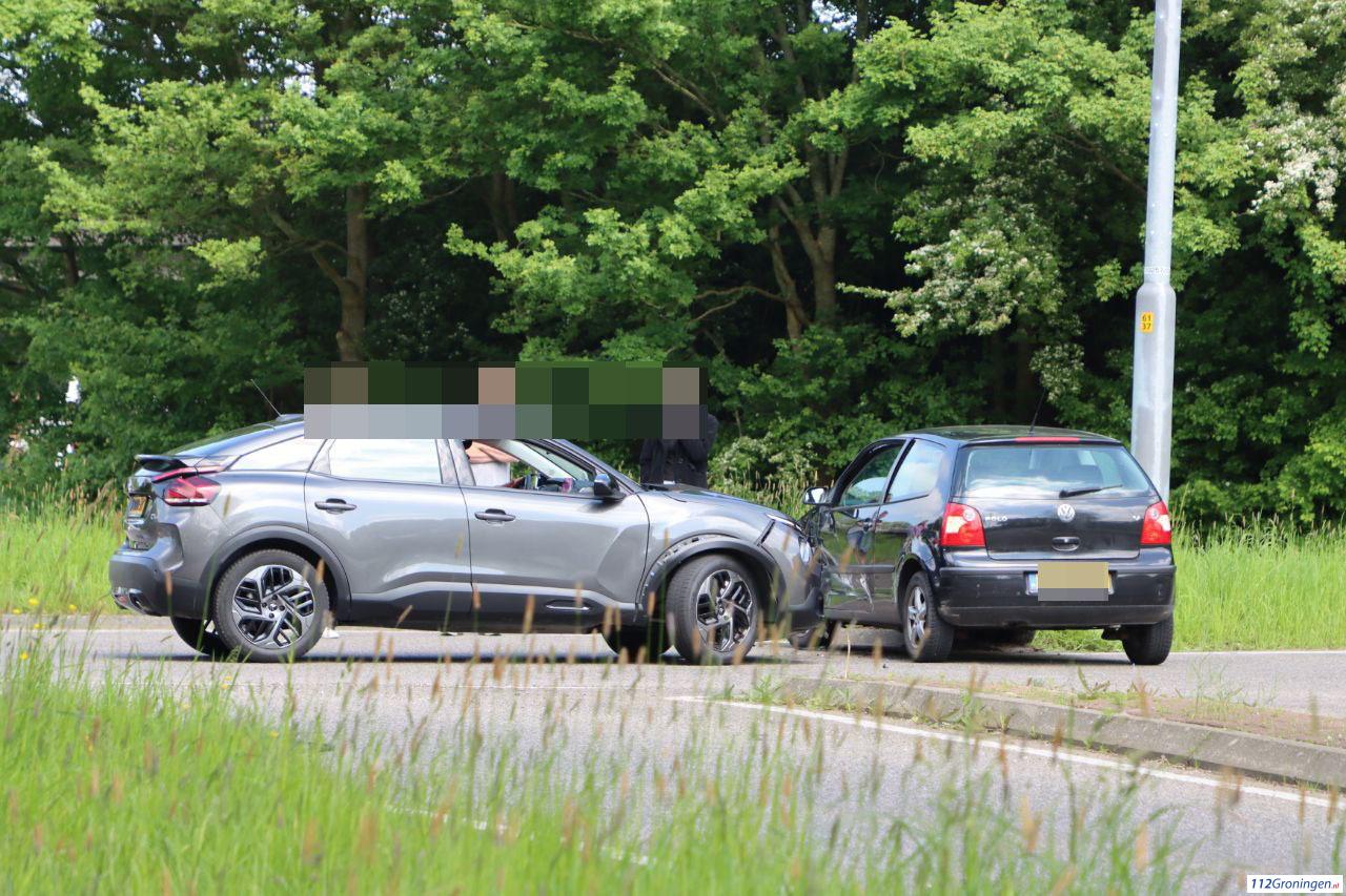 Ongeval Rijksweg/ N46/ Koningsweg. Ongeval Rijksweg/ N46/ Koningsweg.