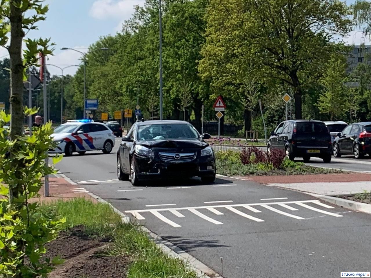 Kop/ staart aanrijding aan de Sorghvlietlaan in Veendam. Kop/ staart aanrijding aan de Sorghvlietlaan in Veendam.