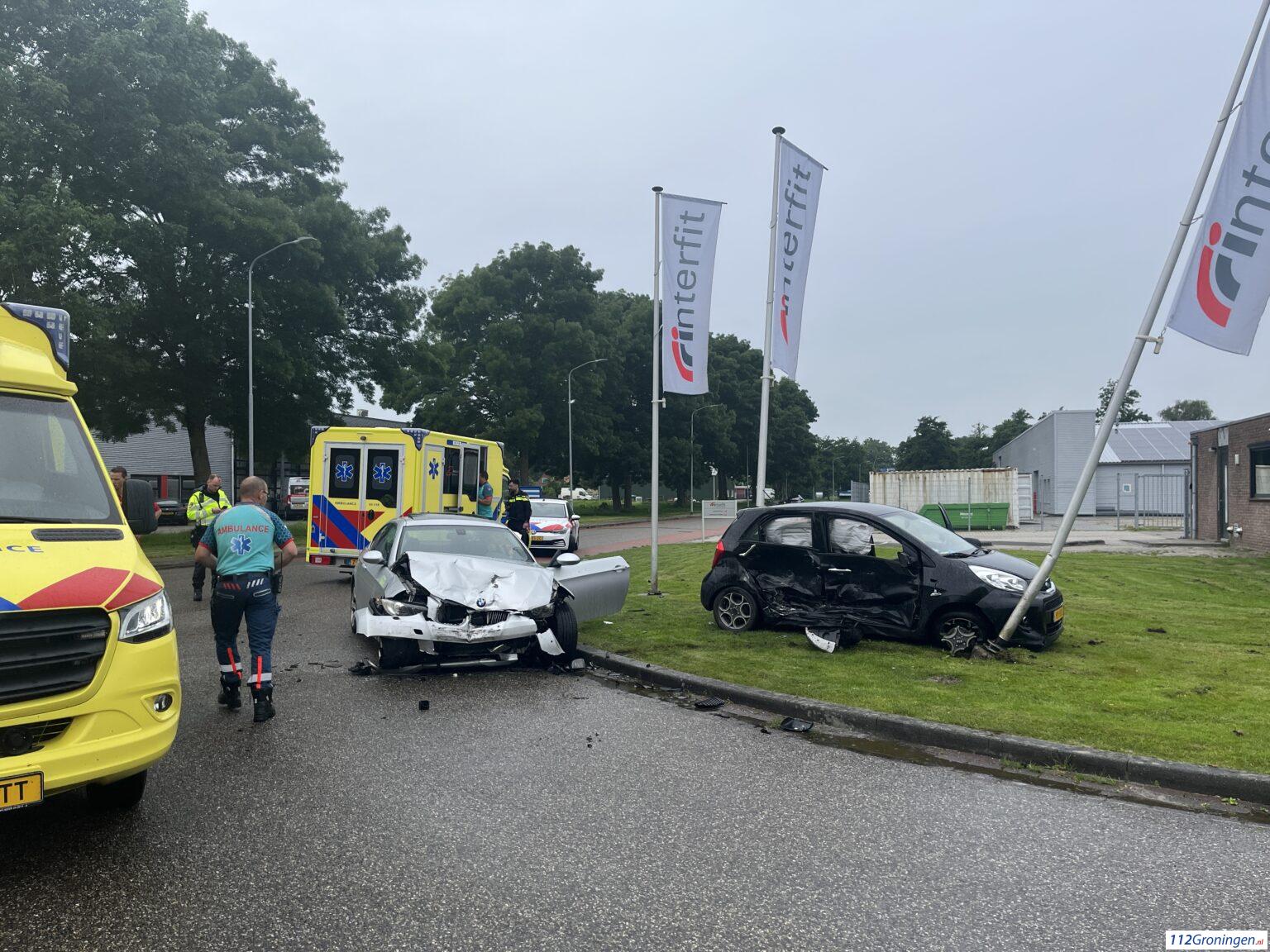 Forse aanrijding in Winschoten. Forse aanrijding in Winschoten.