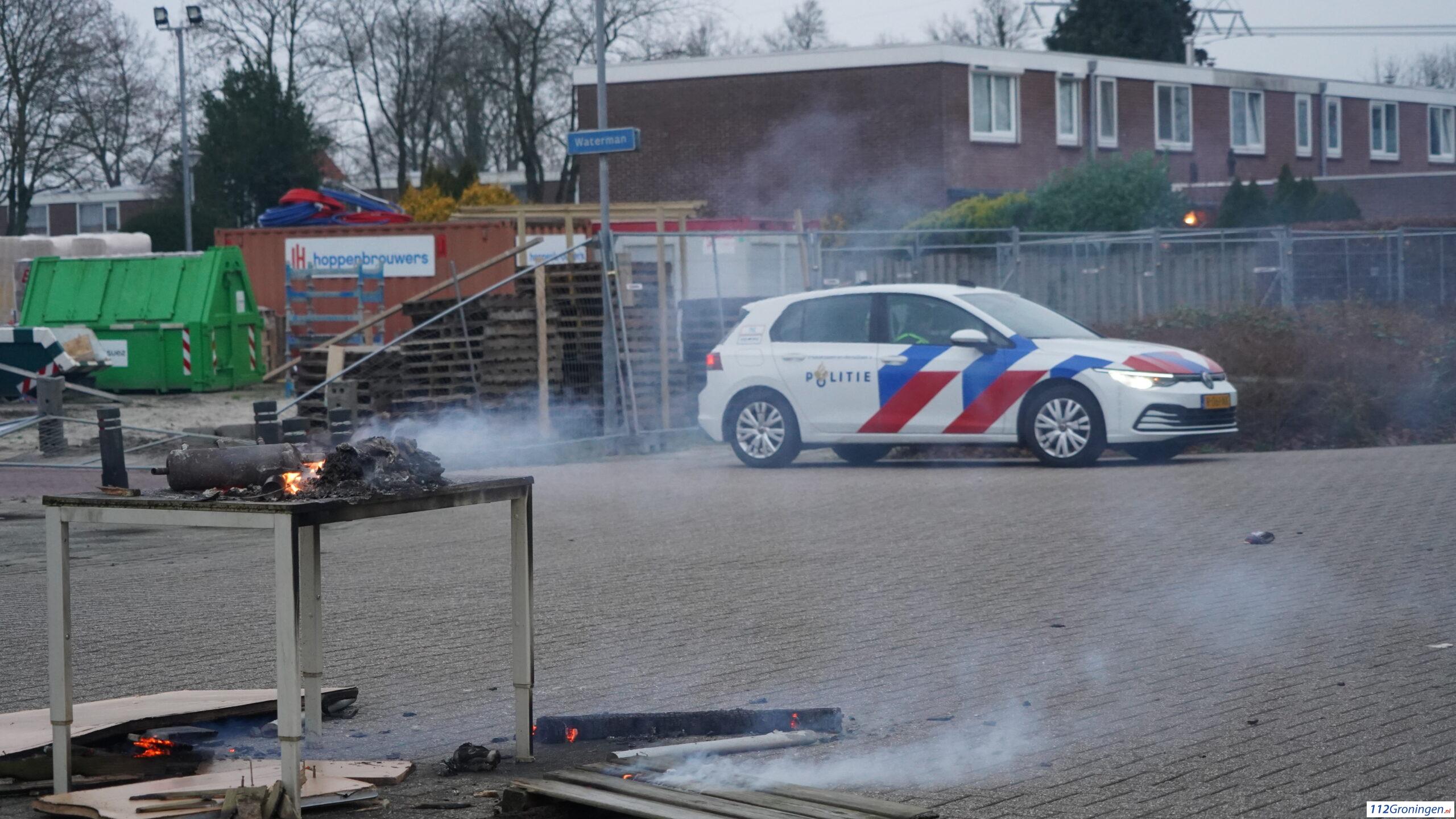 Tafel in de brand in Hoogezand, brandweer blust de brand | 112Groningen