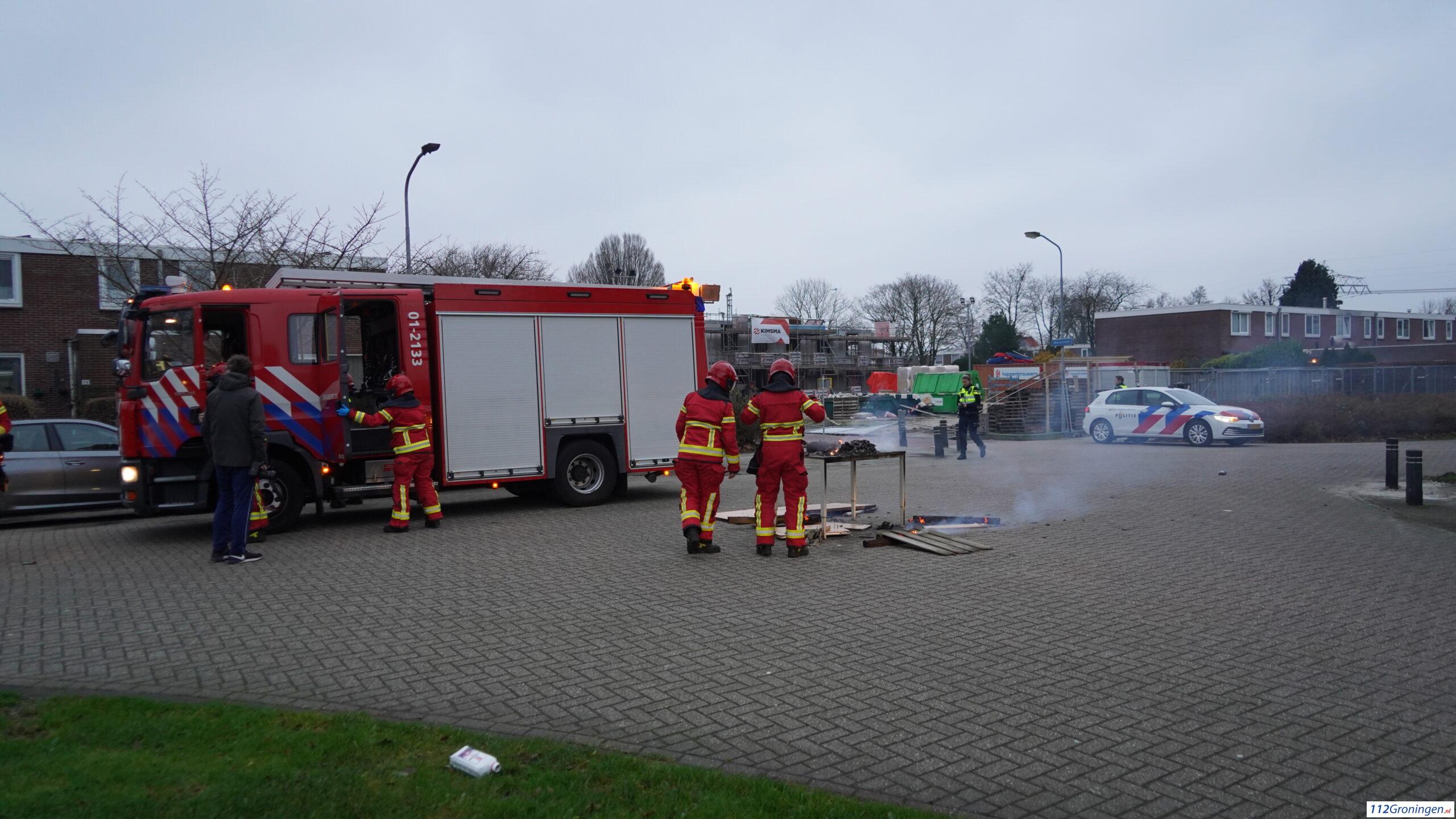 Tafel in de brand in Hoogezand, brandweer blust de brand | 112Groningen