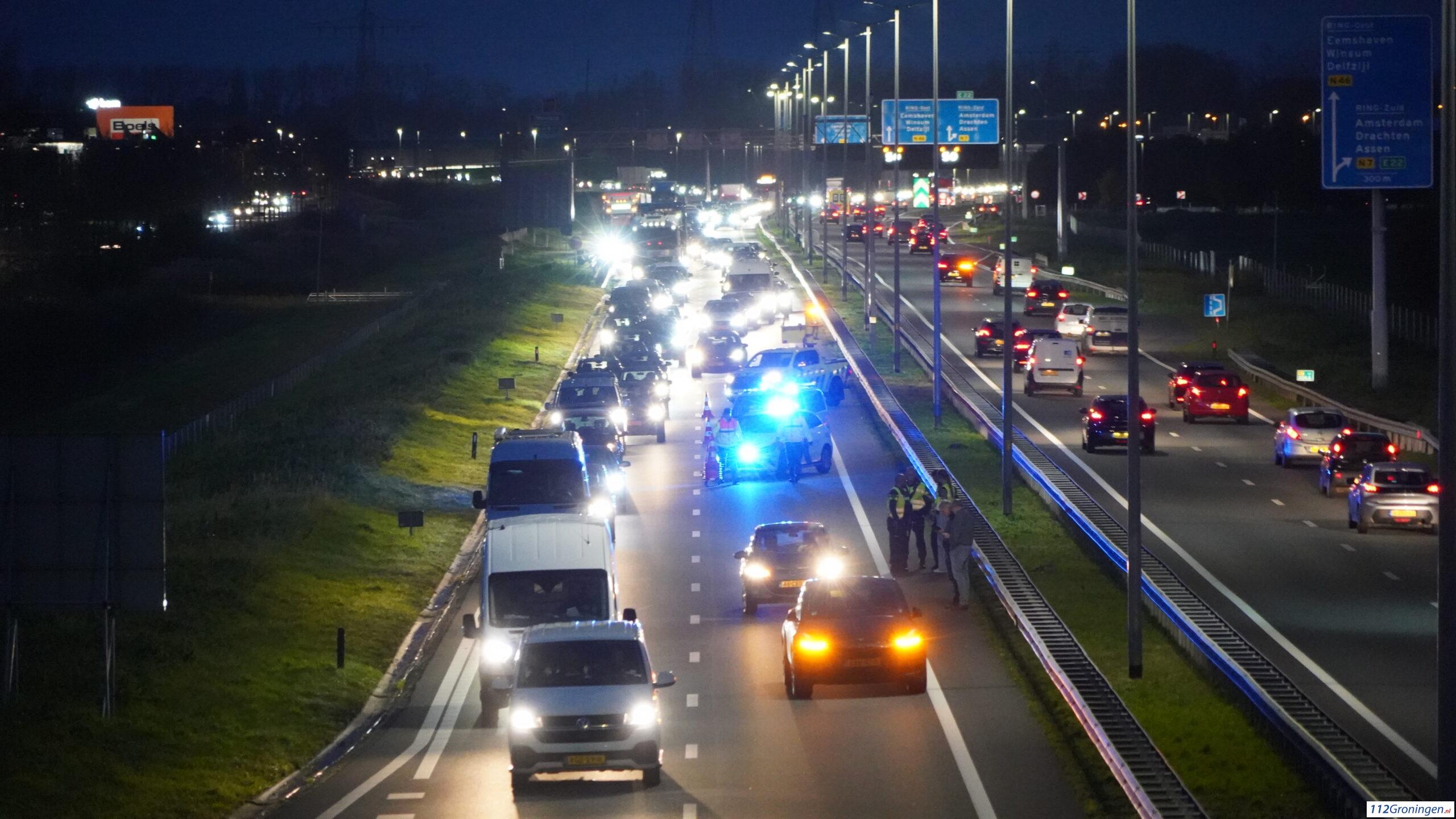Aanrijding op N7 bij Groningen zorgt voor lange files. Aanrijding op N7 bij Groningen zorgt voor lange files.