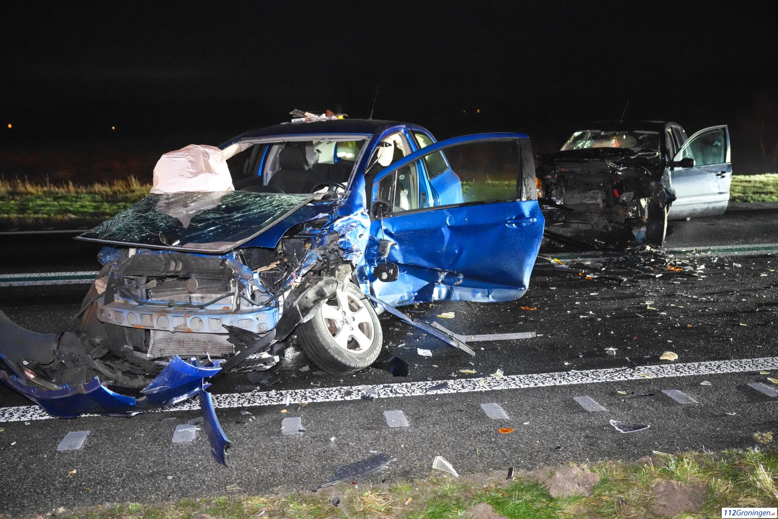 Opnieuw een ernstig frontaal ongeval bij Alteveer, nu twee gewonden. Opnieuw een ernstig frontaal ongeval bij Alteveer, nu twee gewonden.