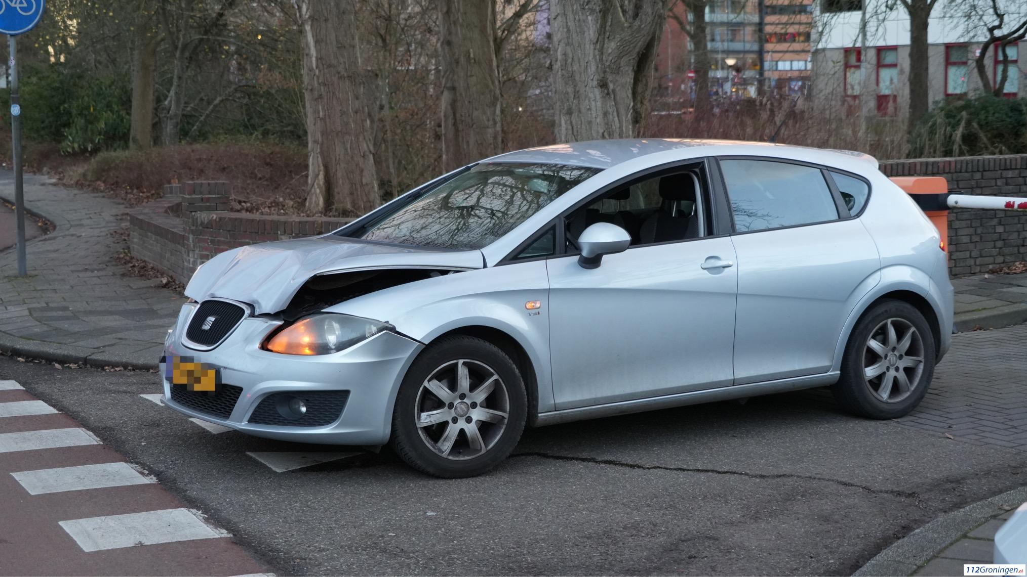Aanrijding op de Petrus Campersingel in Groningen. Aanrijding op de Petrus Campersingel in Groningen.