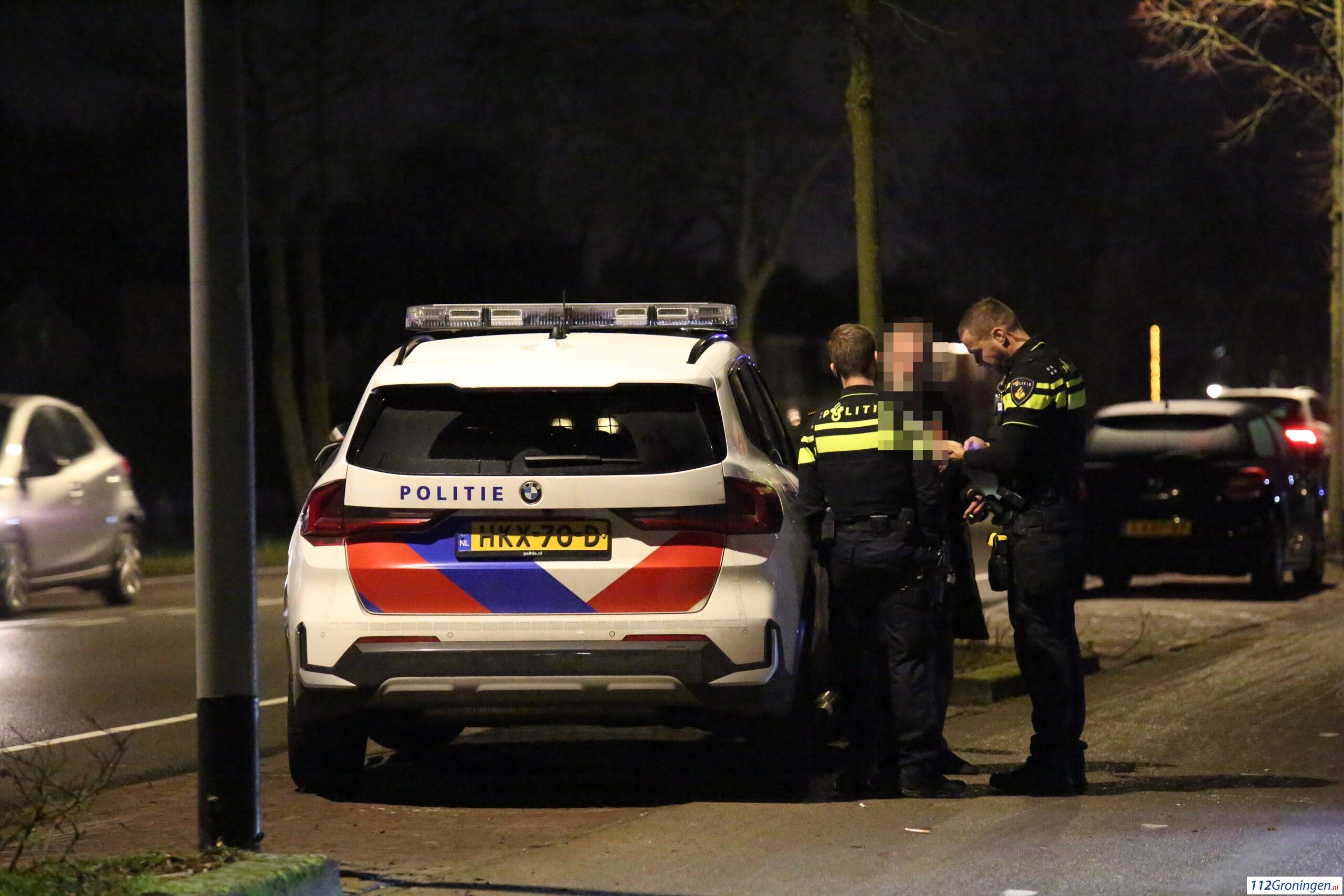Ongeval op de Rijksweg in Groningen, bromfietser naar politiebureau. Ongeval op de Rijksweg in Groningen, bromfietser naar politiebureau.