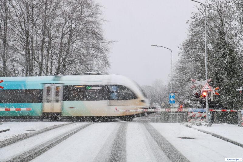 trein spoor Arriva sneeuw ijs glad