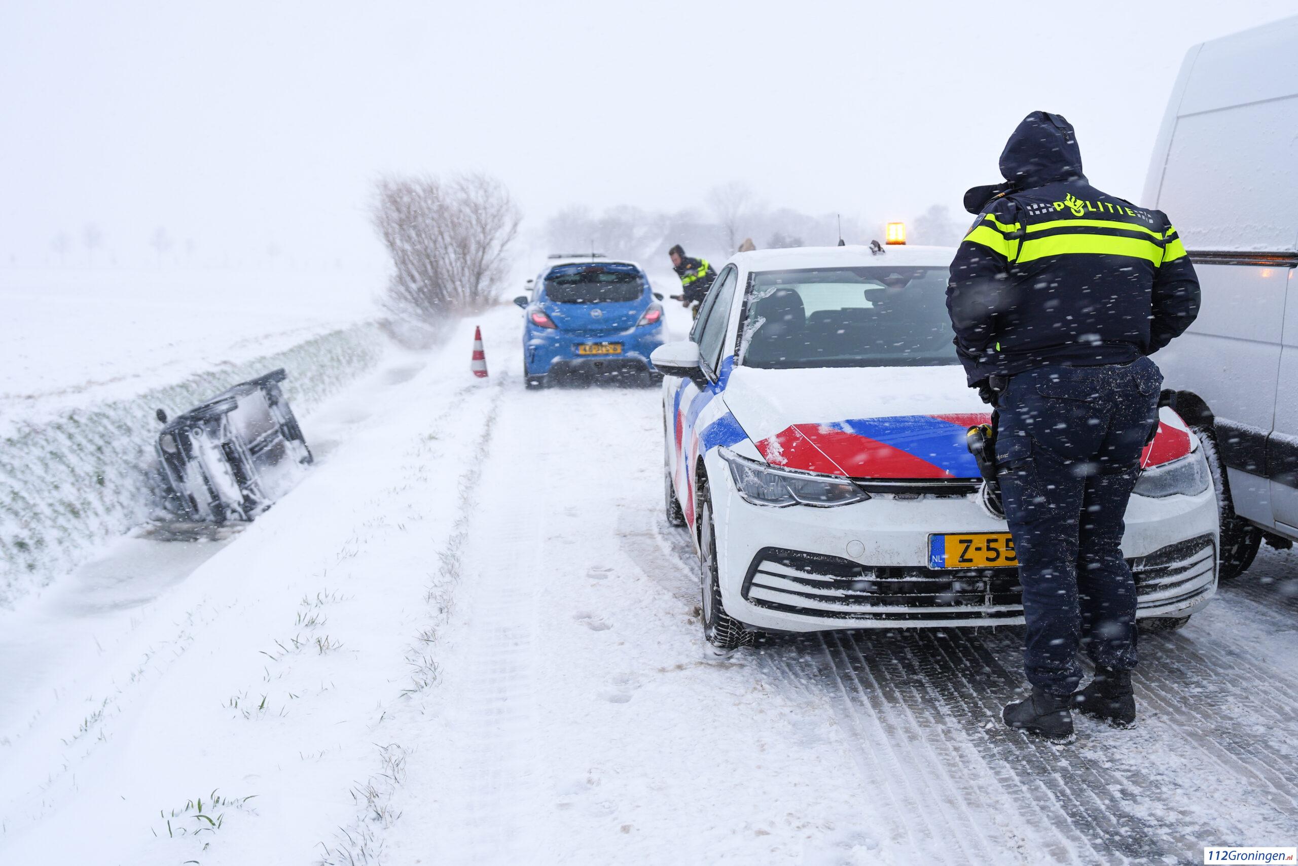 Botsing in Groesbeek • auto glijdt van snelweg. Botsing in Groesbeek • auto glijdt van snelweg.