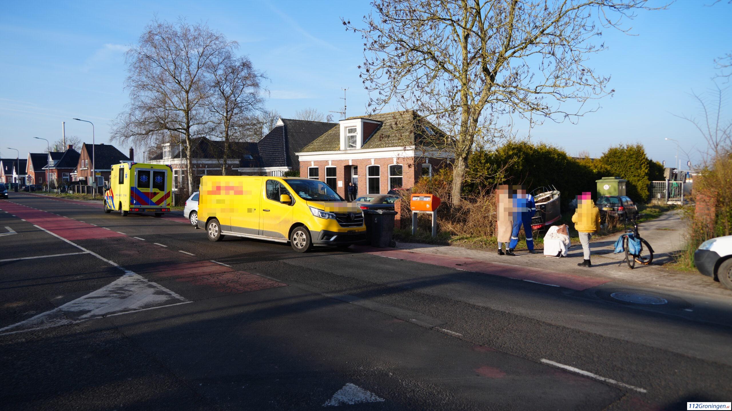 Gewonde bij ongeval op de Roderwolderdijk. Gewonde bij ongeval op de Roderwolderdijk.