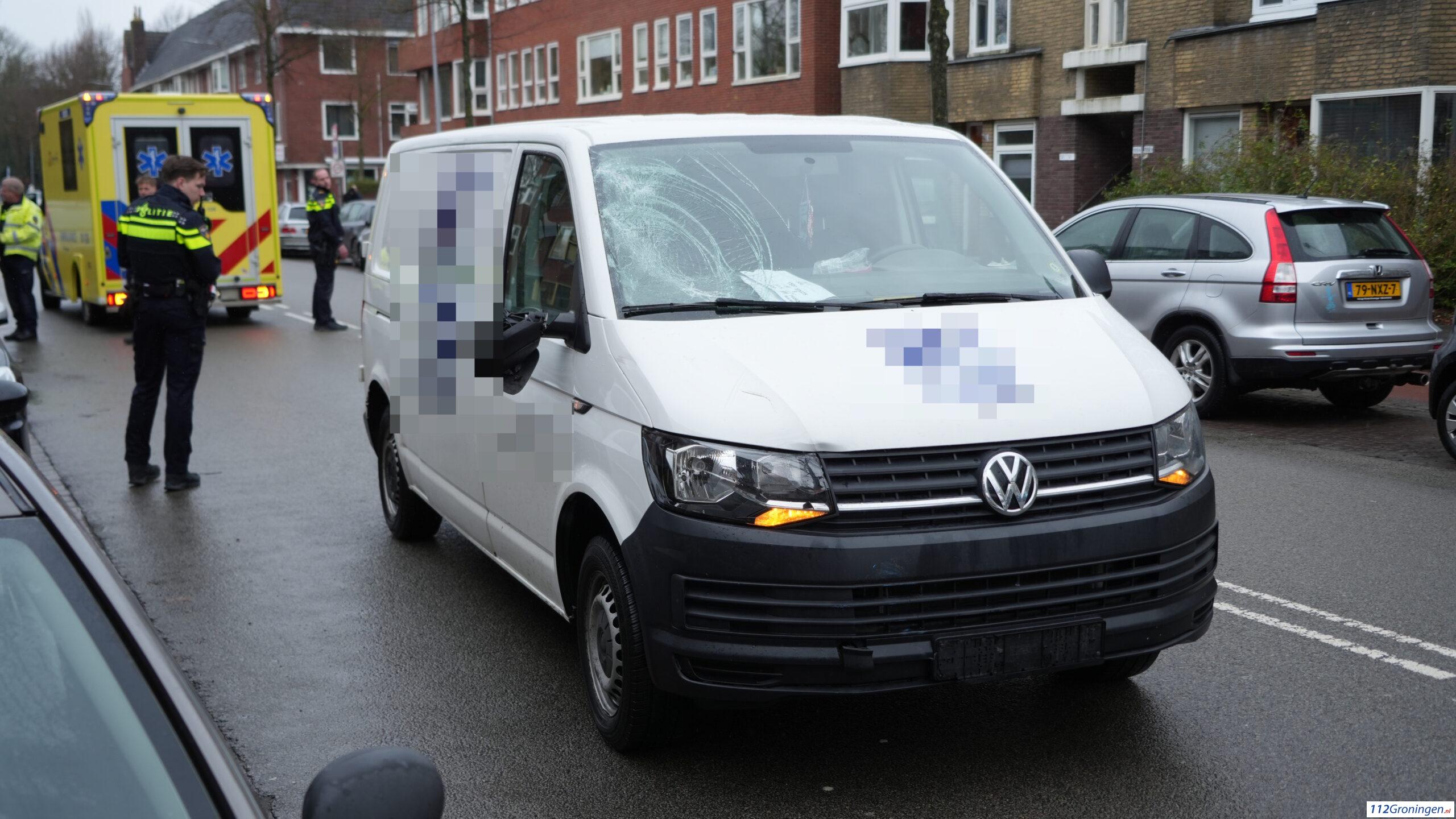 Ongeval op de Korreweg in Groningen, 1 gewonde. Ongeval op de Korreweg in Groningen, 1 gewonde.