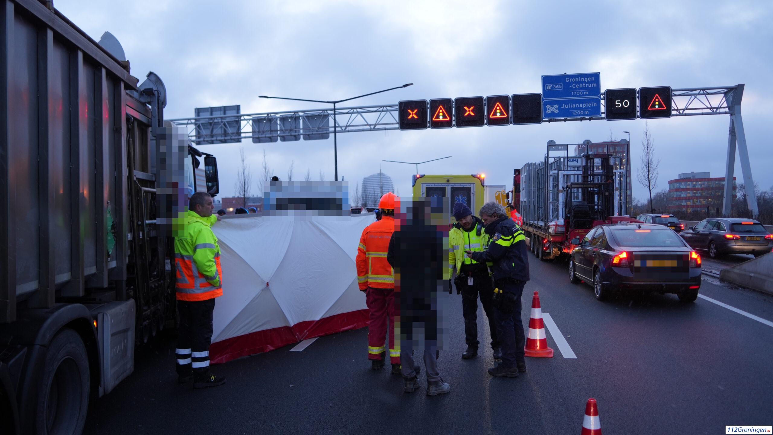 Ernstig ongeval op de N7, 1 persoon gereanimeerd. Ernstig ongeval op de N7, 1 persoon gereanimeerd.