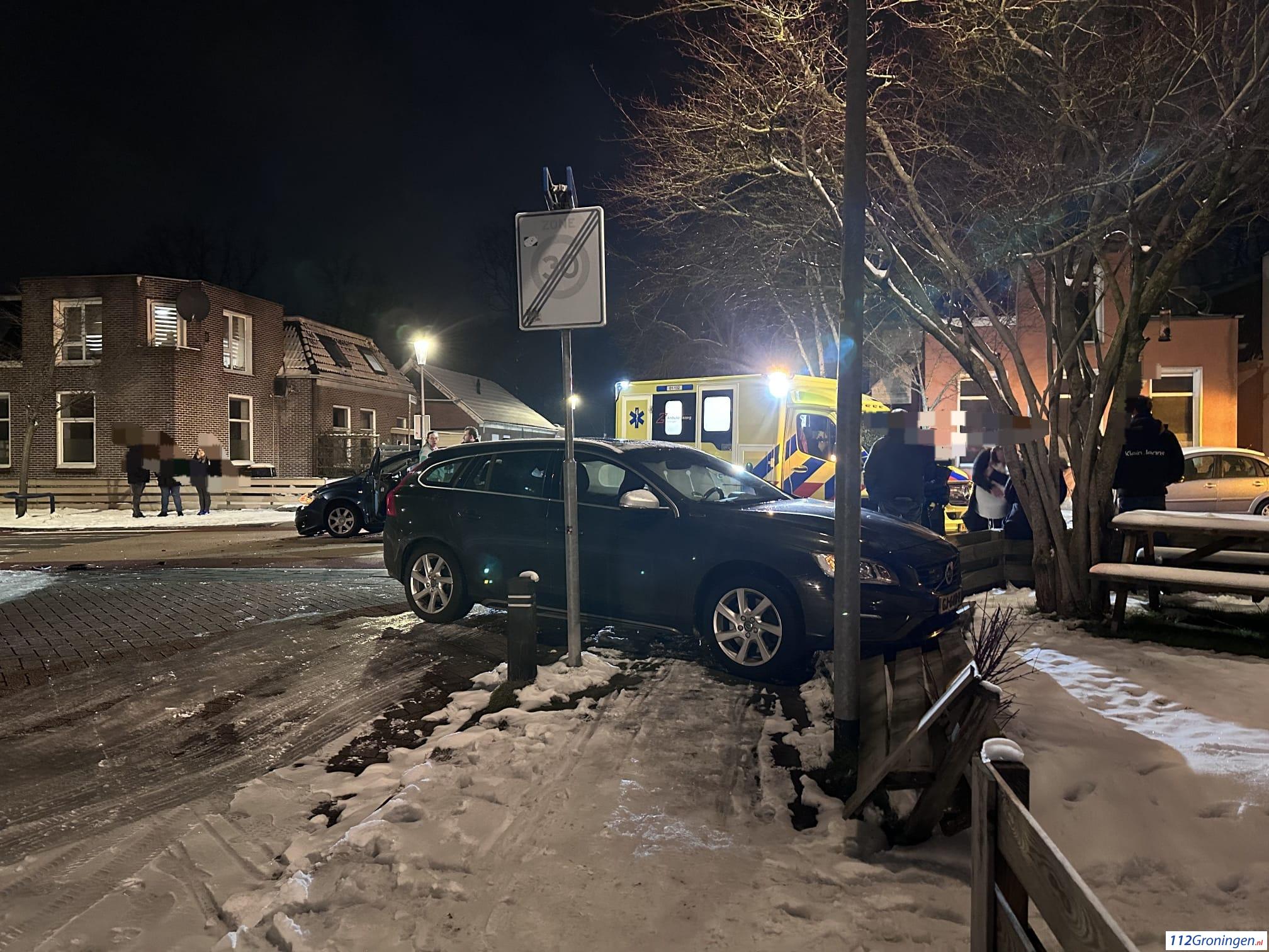Ongeval in Veendam, forse materiële schade. Ongeval in Veendam, forse materiële schade.