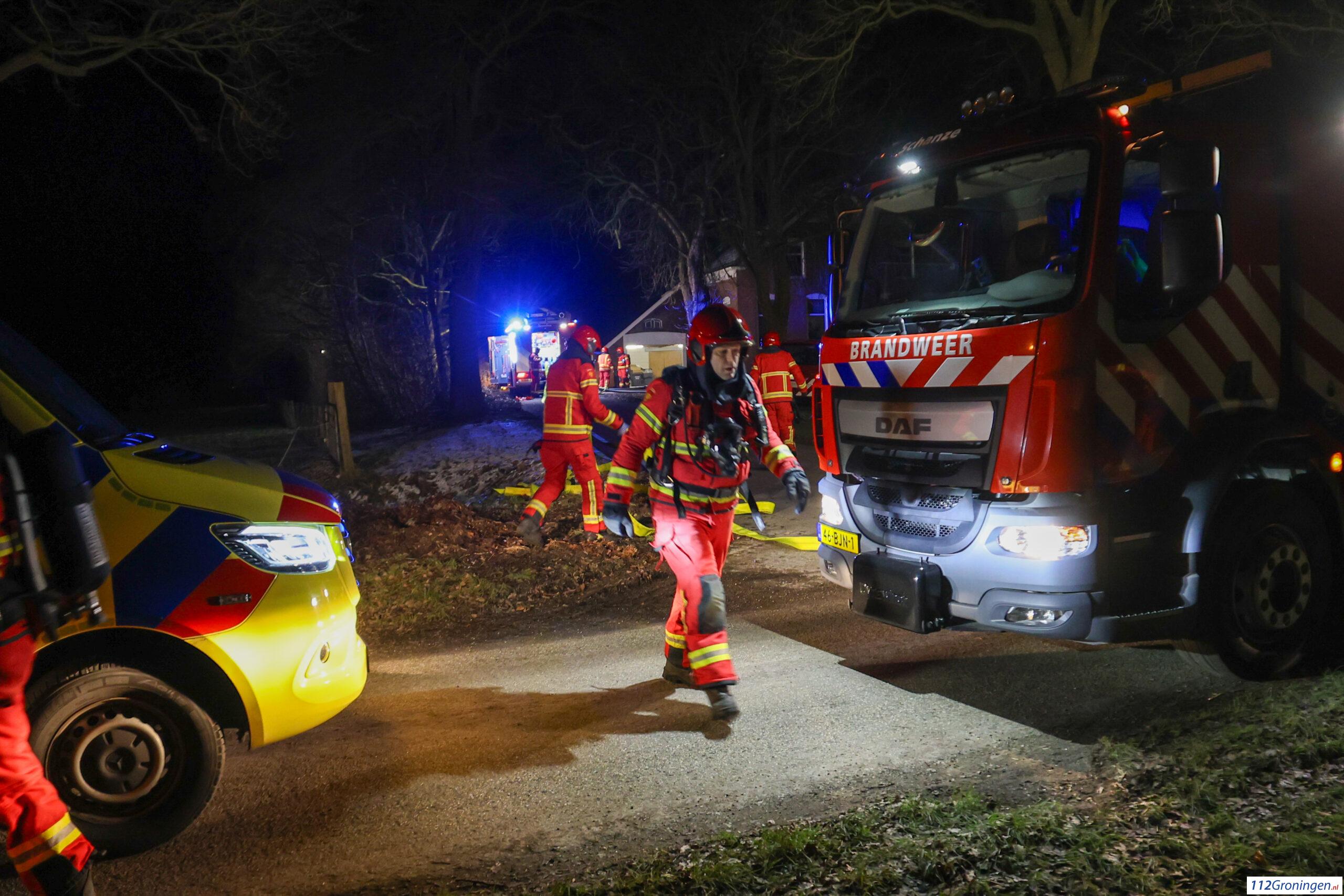 Brand in schoorsteen bij boerderij aan Hamsterweg in Bellingwolde