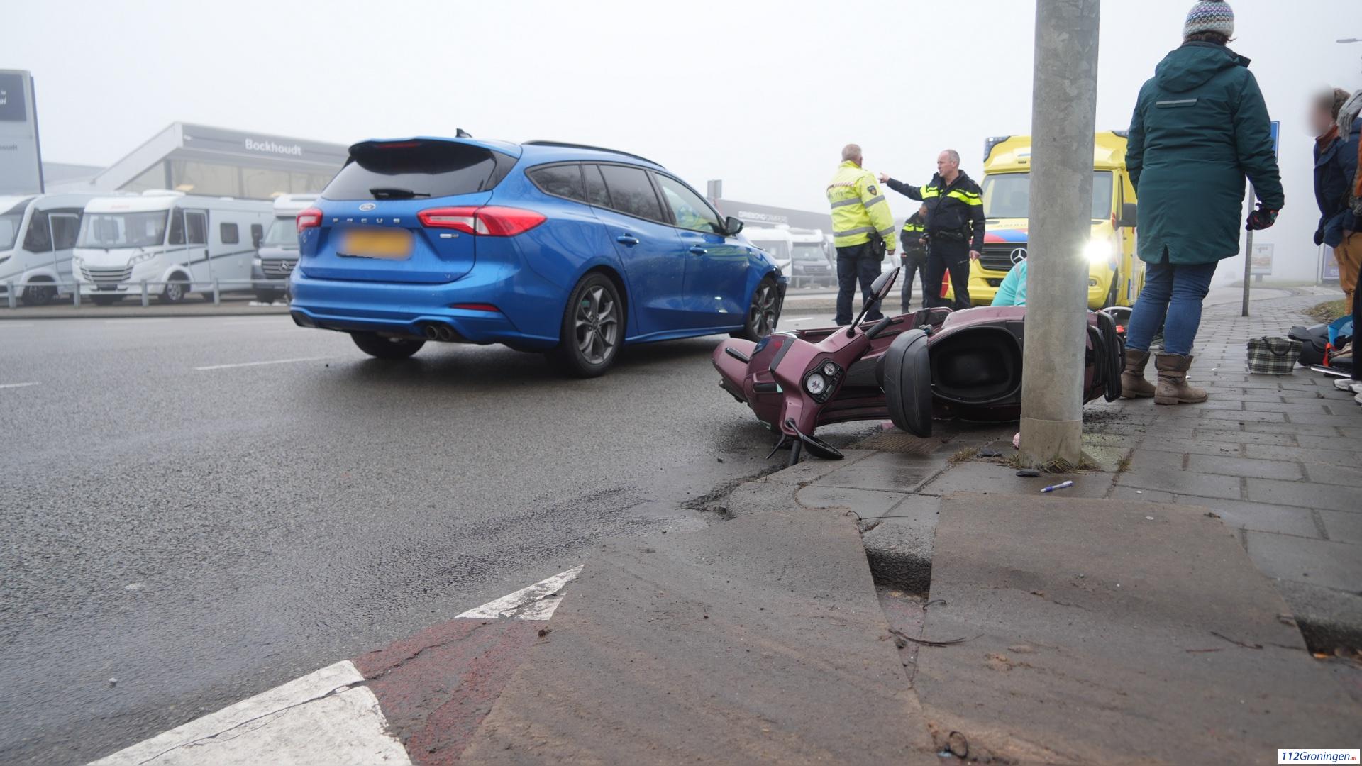 Frontale aanrijding tussen tractor en auto. Frontale aanrijding tussen tractor en auto.