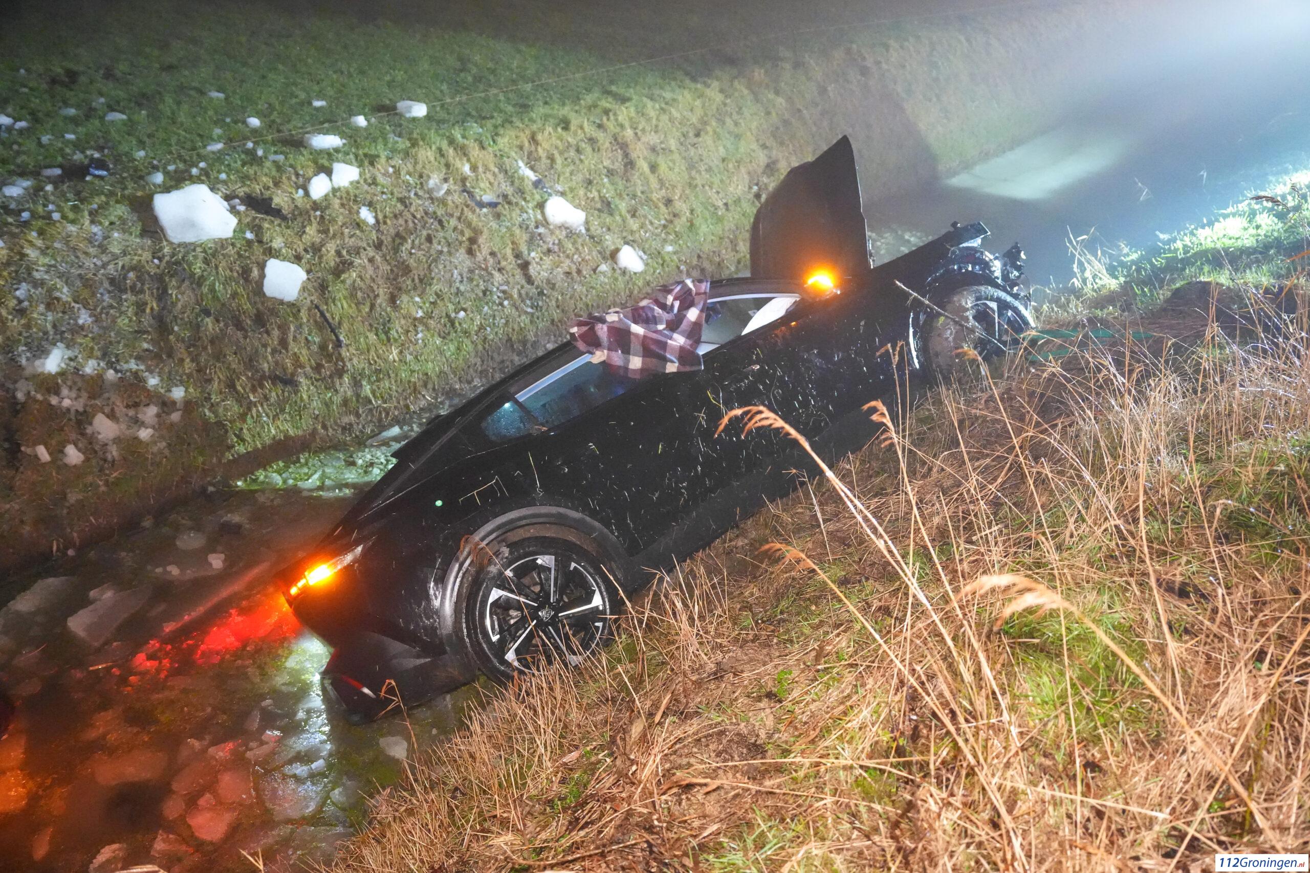 Aanhouding na ongeval op N360 bij Garrelsweer. Aanhouding na ongeval op N360 bij Garrelsweer.