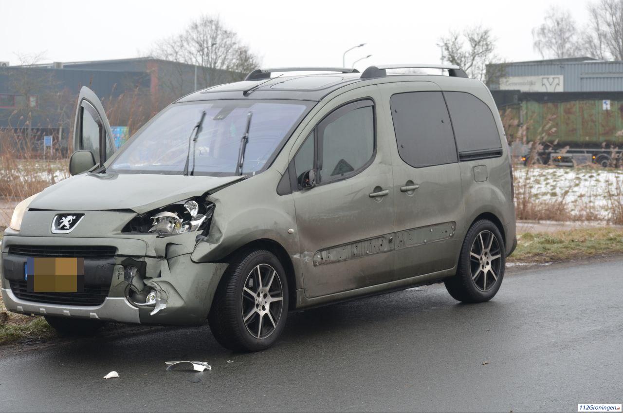 Ongeval met forse schade in Stadskanaal. Ongeval met forse schade in Stadskanaal.