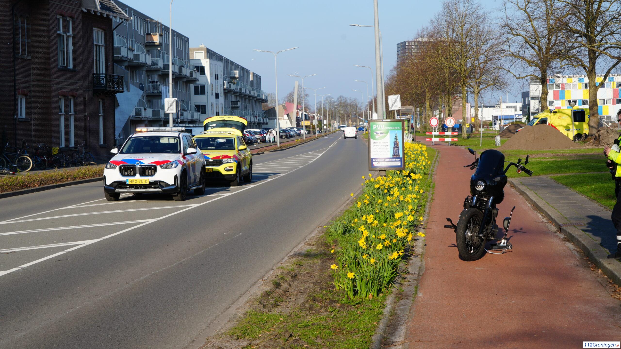 Ongeval tussen motor en fietser op kruising Damsterdiep. Ongeval tussen motor en fietser op kruising Damsterdiep.
