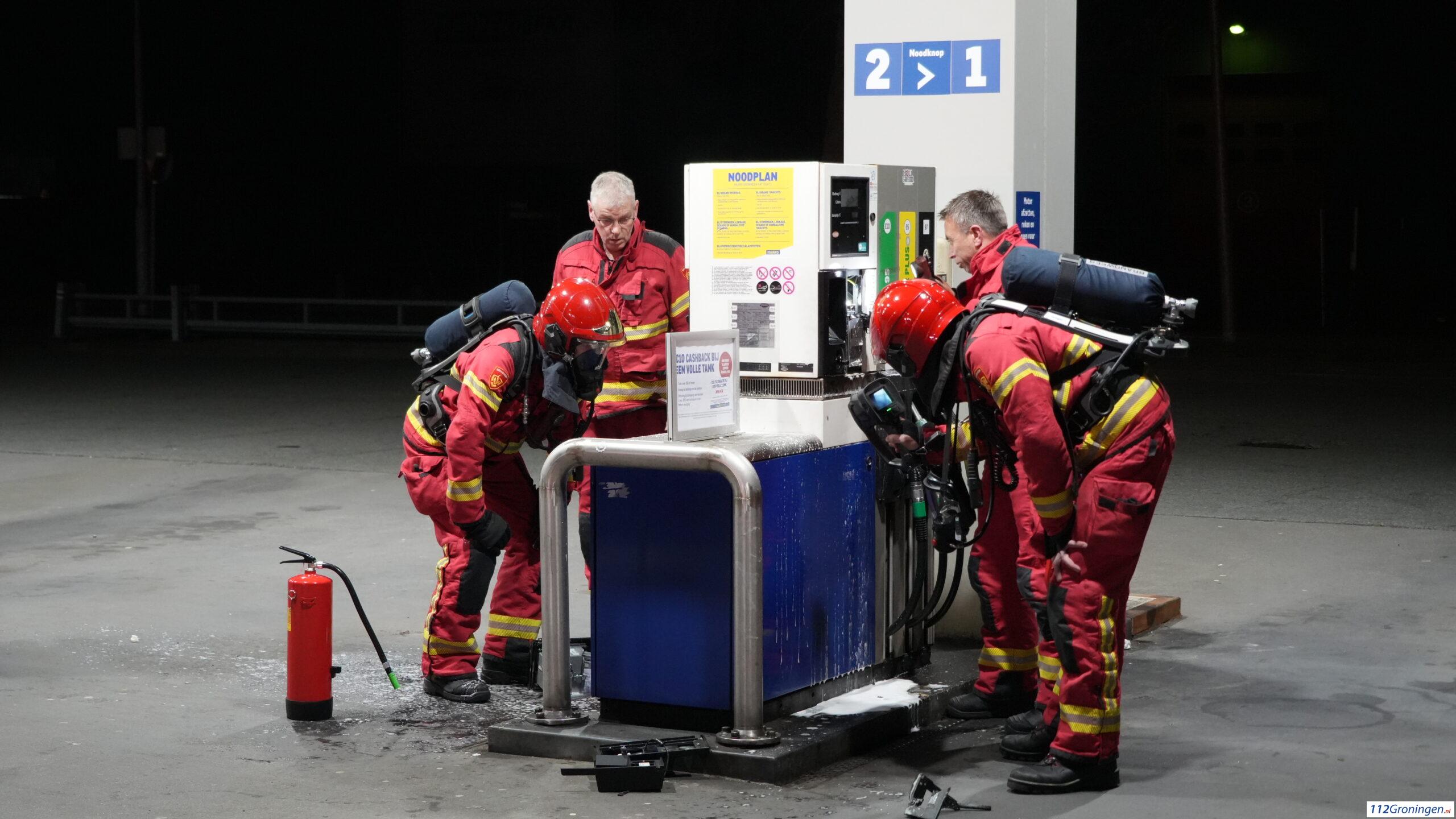 Pinautomaat Makro benzinestation vat vlam