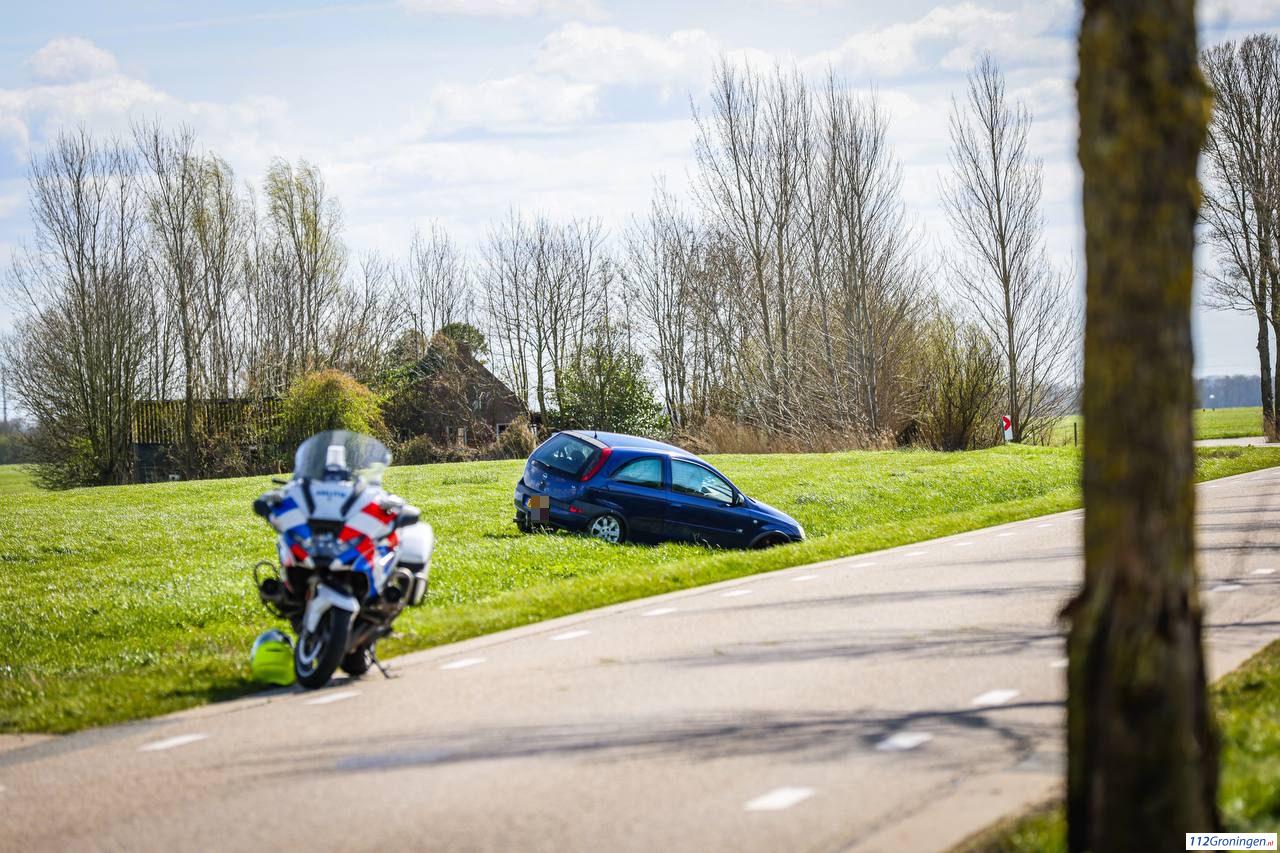 Ongeval Barnwerderweg Oldehove, auto komt in weiland tot stilstand
