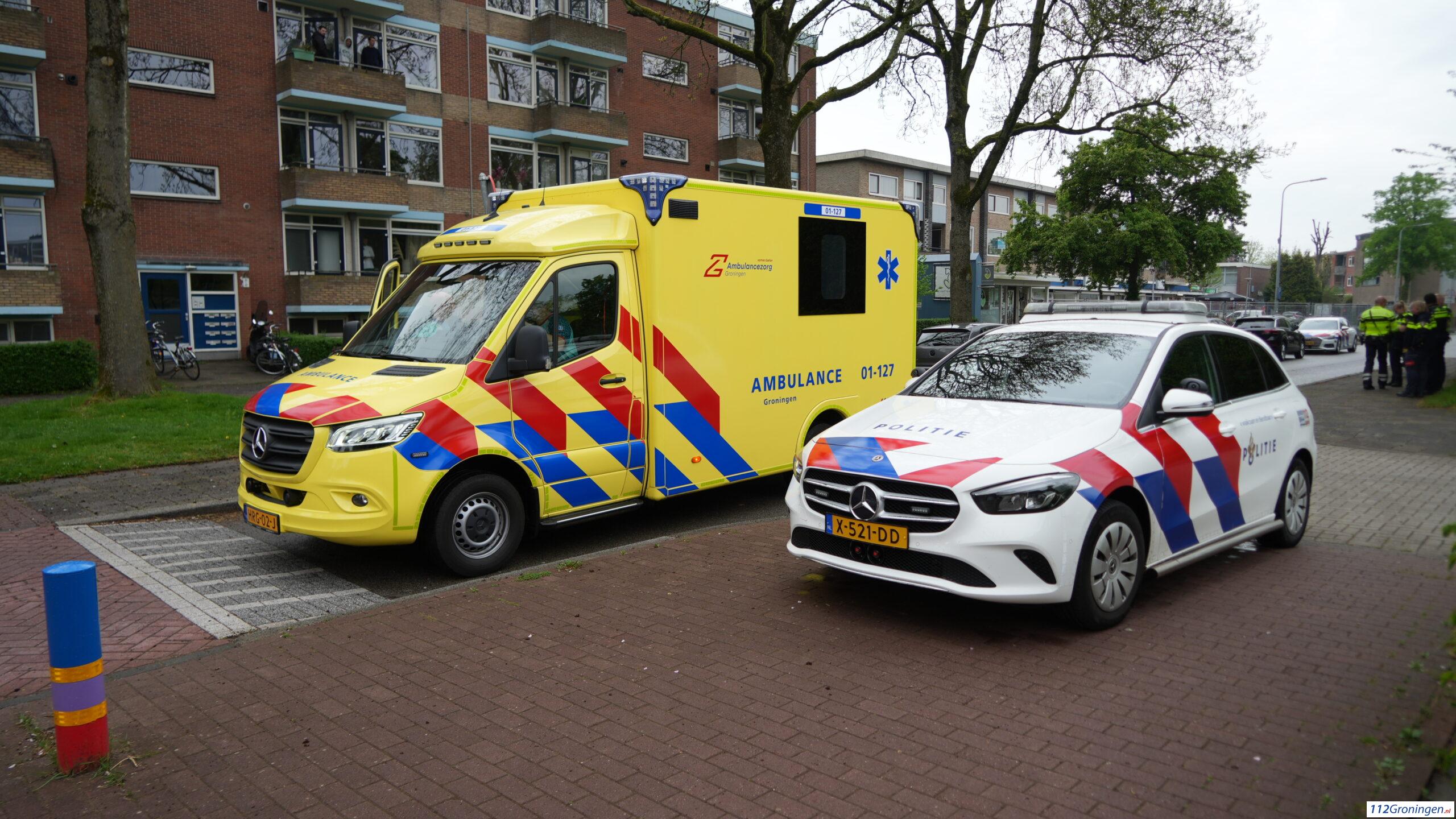 Bezorgscooter onderuit bij ongeval in Groningen. Bezorgscooter onderuit bij ongeval in Groningen.
