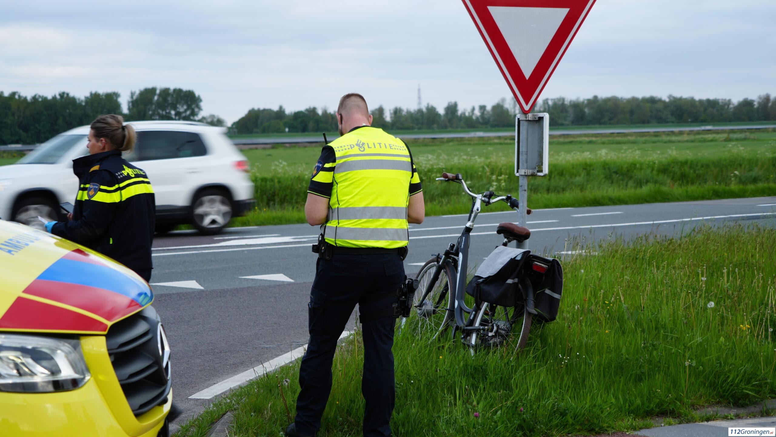 Fietser gewond bij ongeval op kruising bij Garmerwolde. Fietser gewond bij ongeval op kruising bij Garmerwolde.