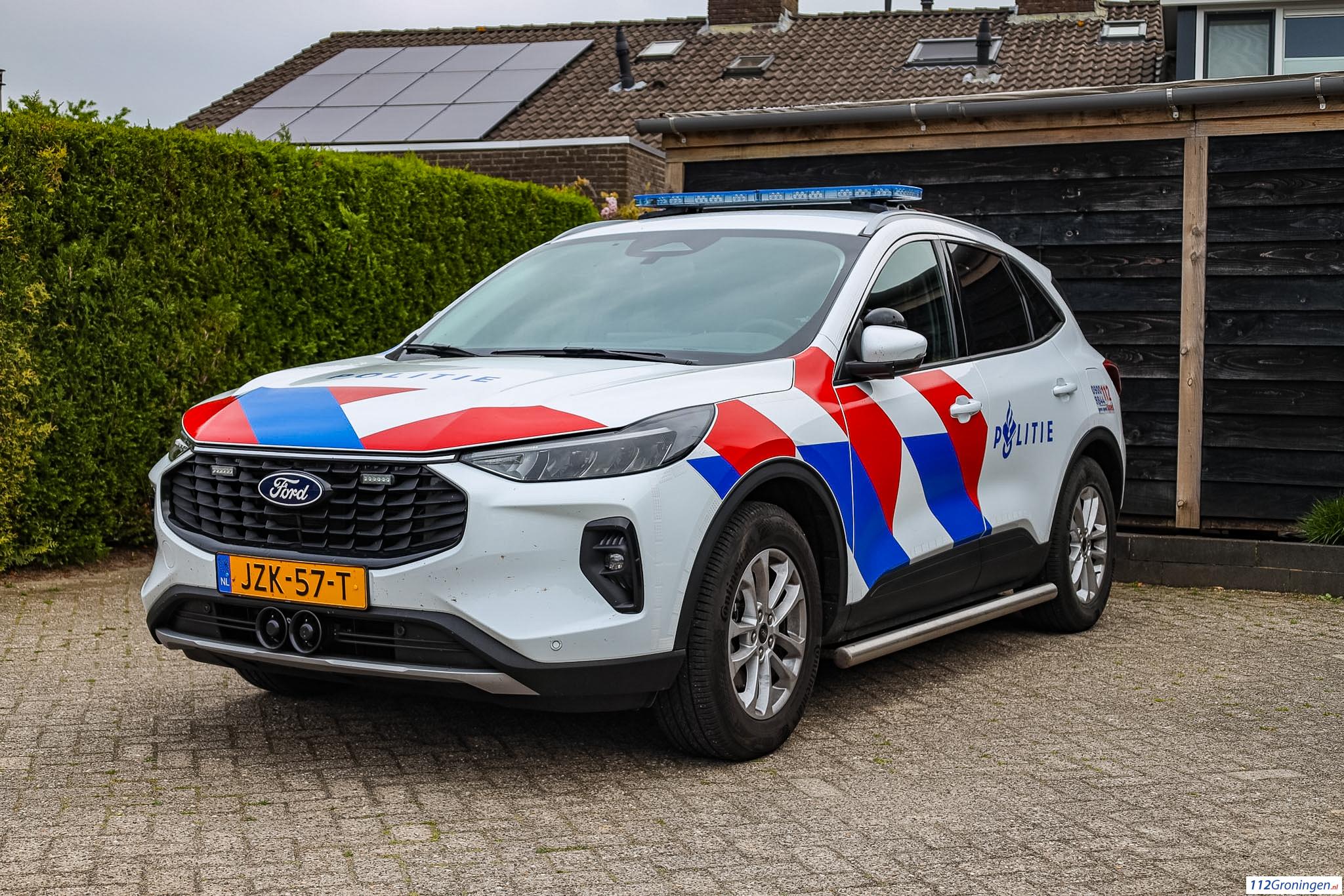 Nepagent slaat toe in Leek: oudere vrouw beroofd, verdachte op de vlucht