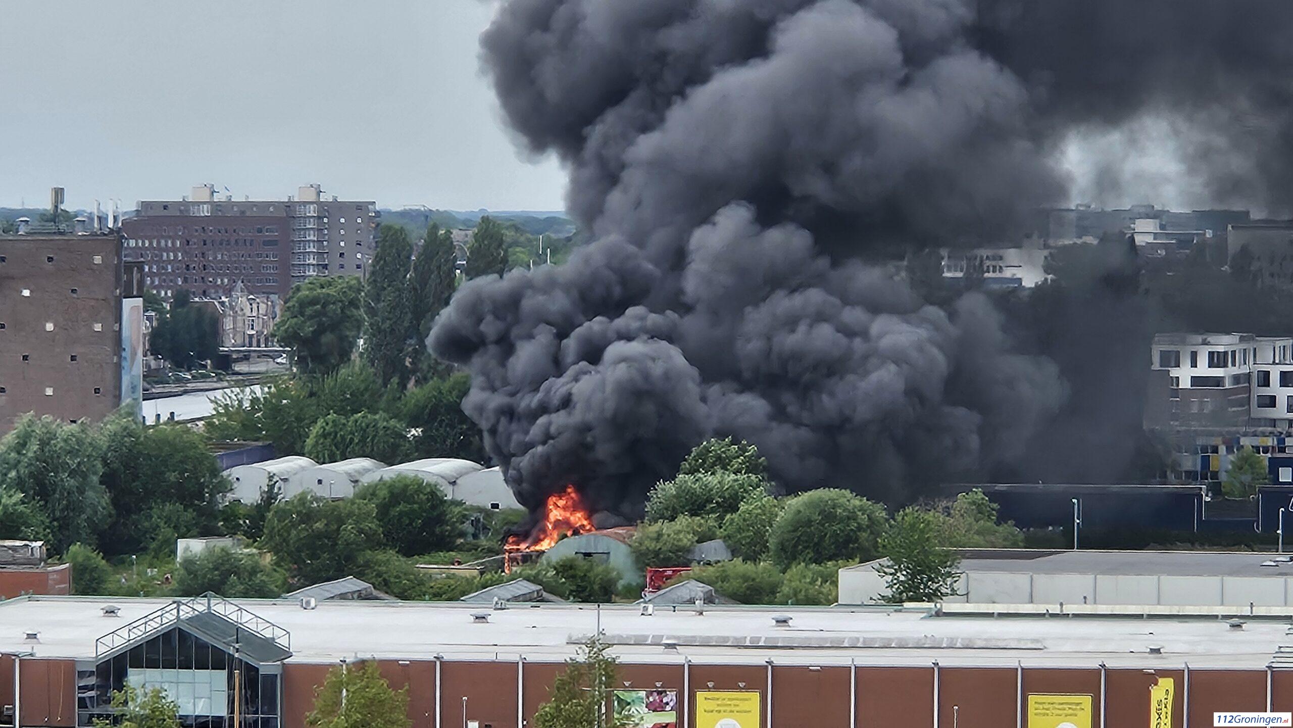 Uitslaande brand verwoest twee woonwagens Eltjo Ruggeweg