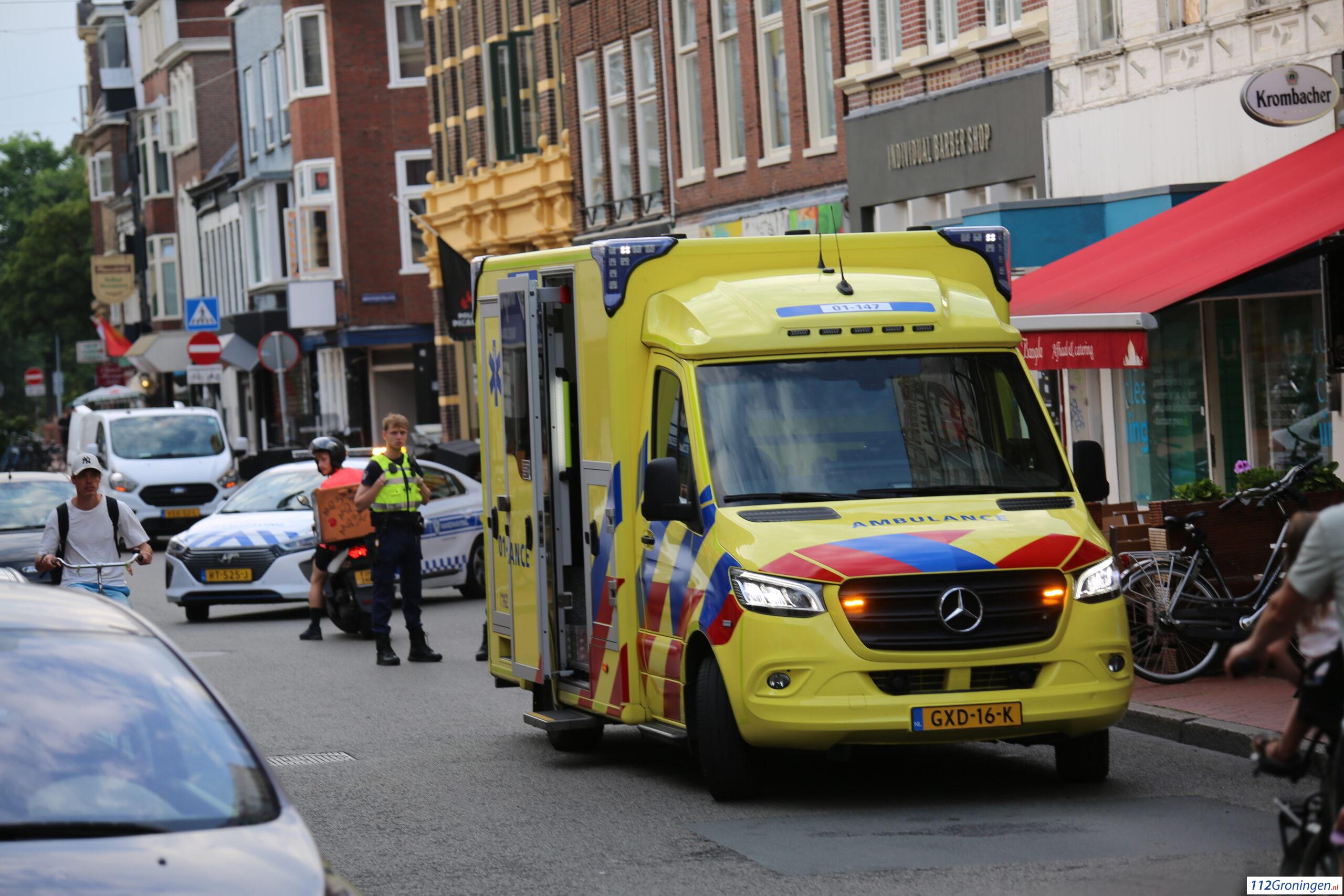 Motor en fietser betrokken bij ongeval op Nieuwe Ebbingestraat in Groningen